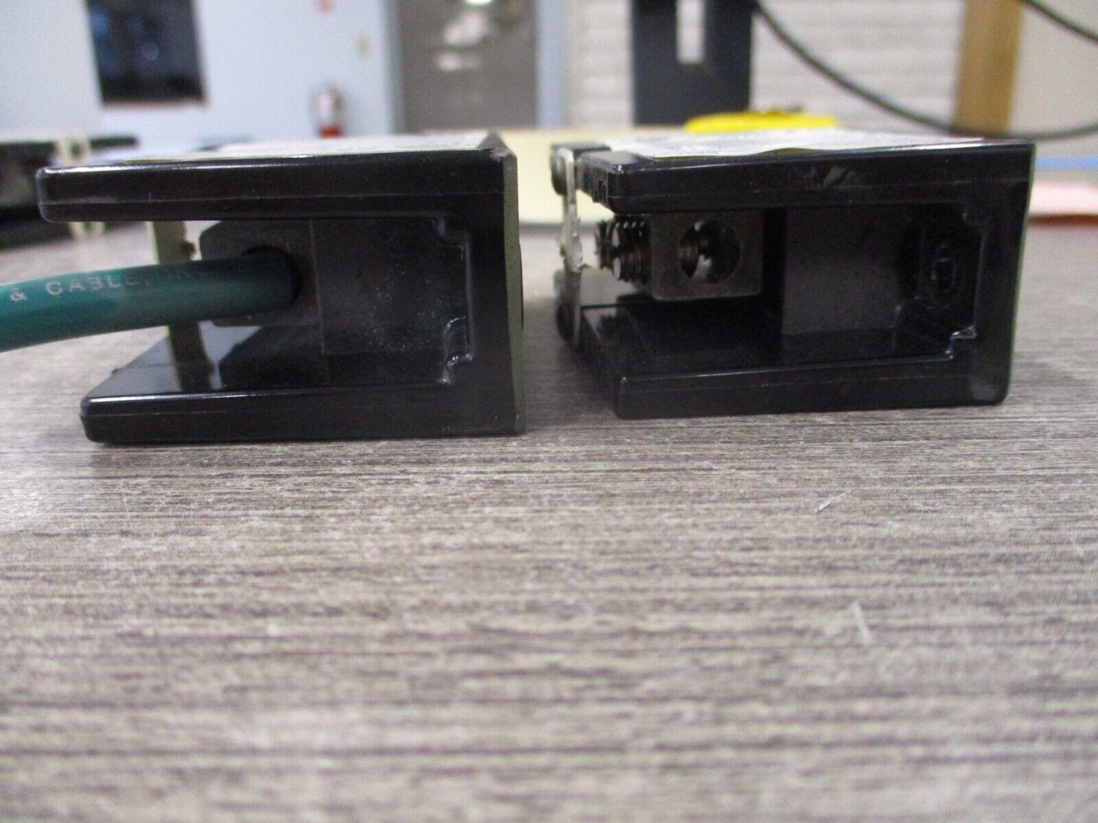 Allen-Bradley Power Distribution Block 1492-50Y Ser. B 115A 600V 1P *Lot of 2*