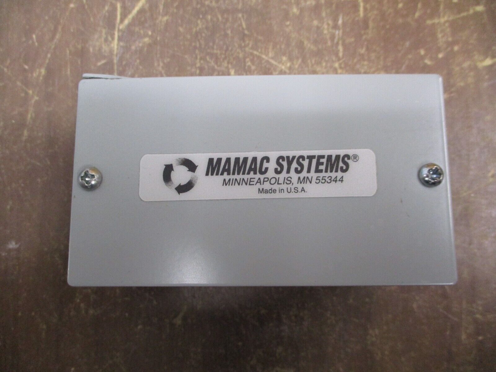 Mamac Systems Temperature Transducer TE-213-E-E-2-1-B-6 *Dented Corner* Used