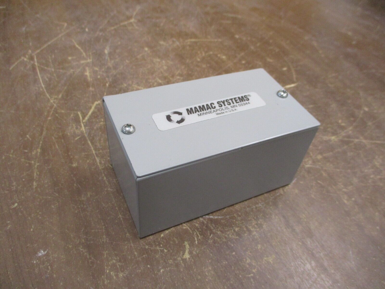 Mamac Systems Temperature Transducer TE-213-E-E-2-1-B-6 *Dented Corner* Used