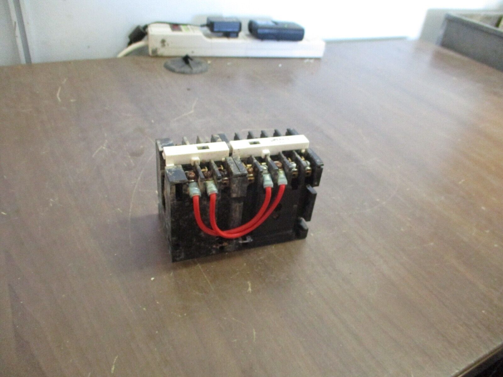 GE Industrial Relay CR120C40841 125VDC Coil 10A 200VAC Used