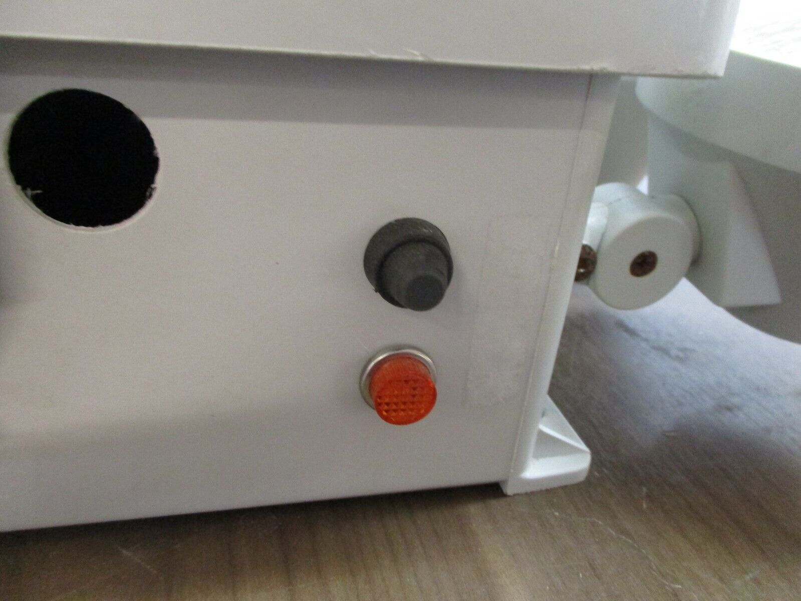Big Beam Emergency Systems Hazardous Area Emergency Lighting Unit H2SE6S10-8