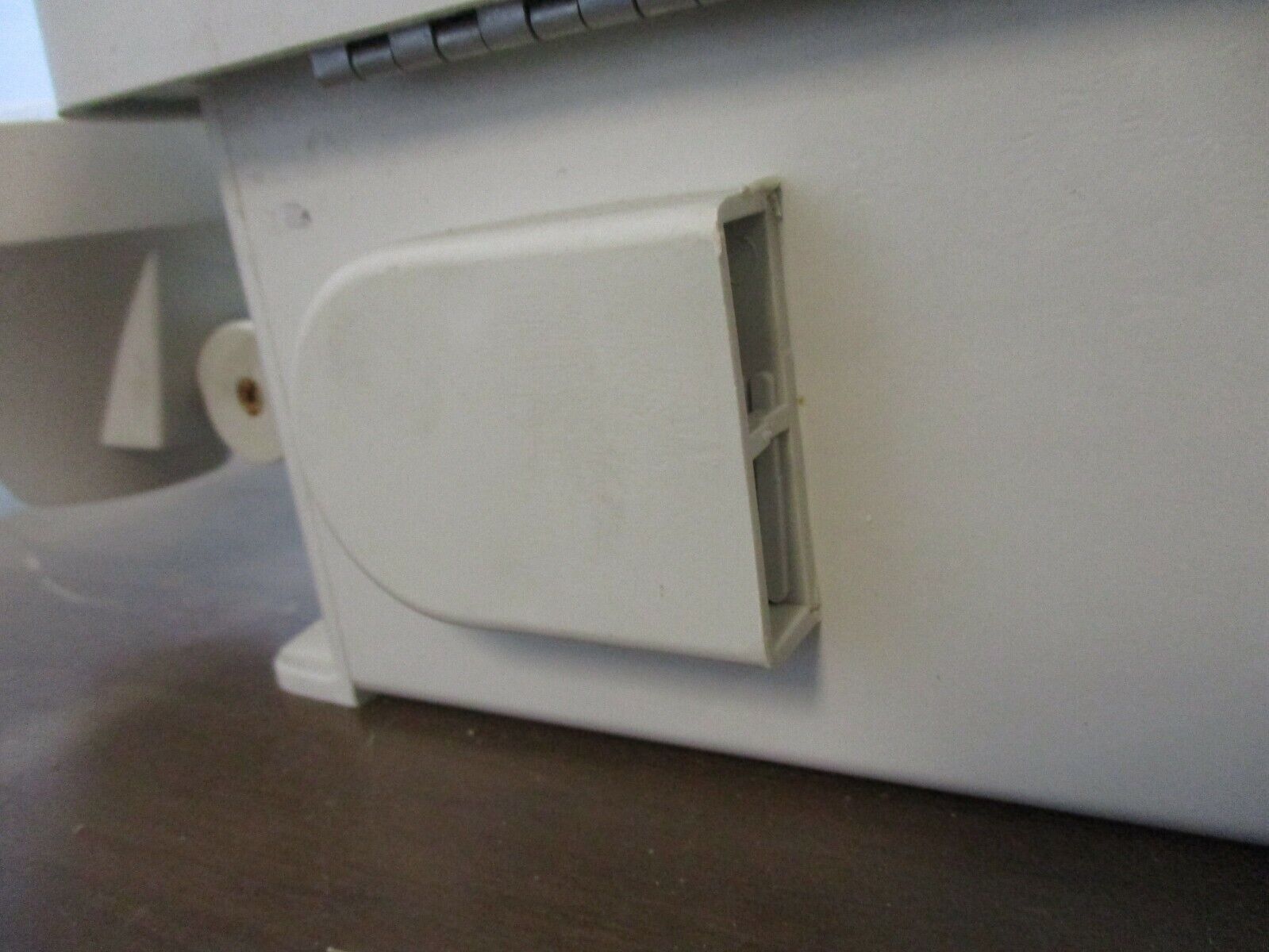 Big Beam Emergency Systems Hazardous Area Emergency Lighting Unit H2SE6S10-8