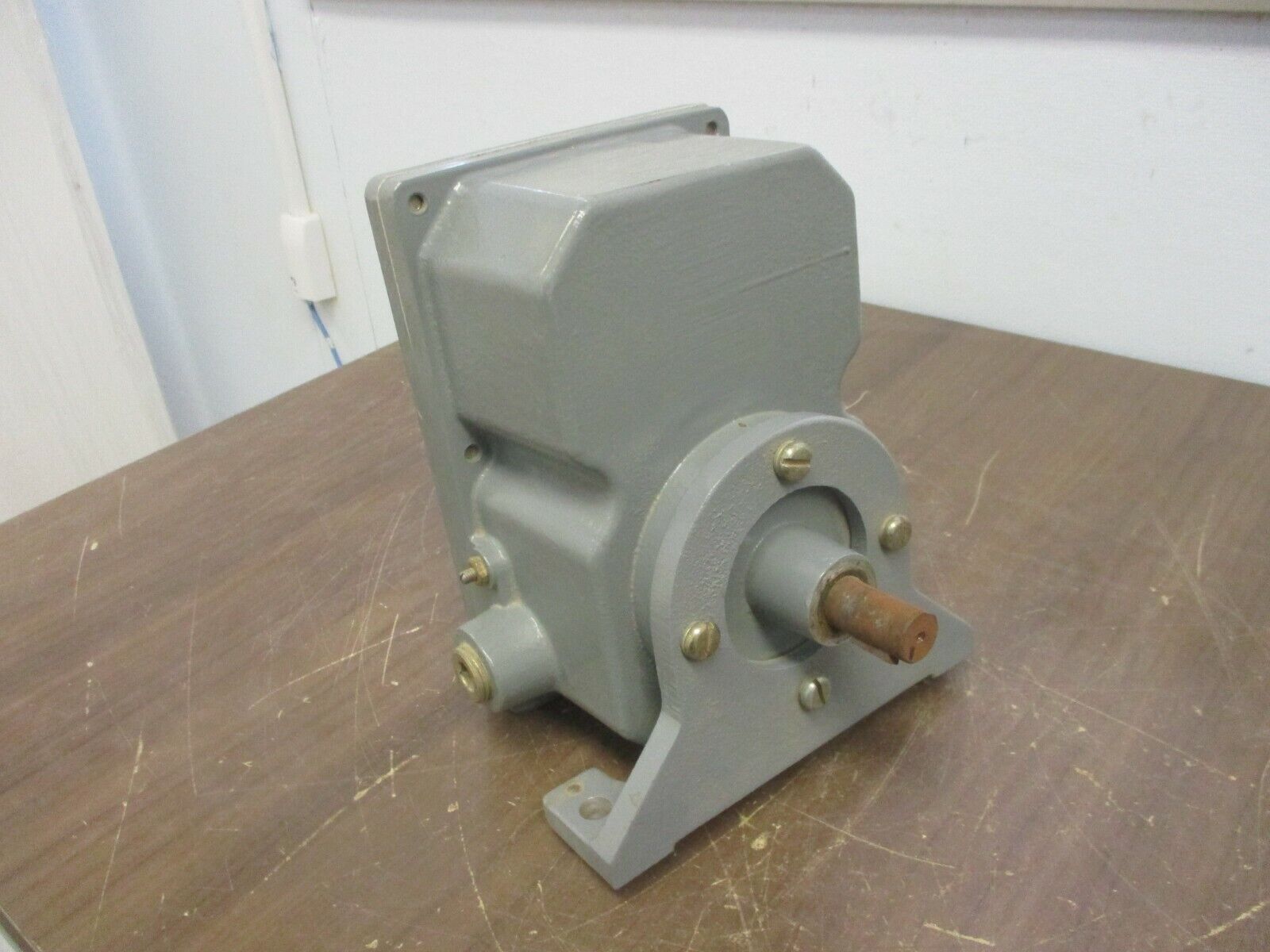 Allen-Bradley Explosion Proof Speed Switch 808-R17 Ser. F Max Speed:2000RPM Used