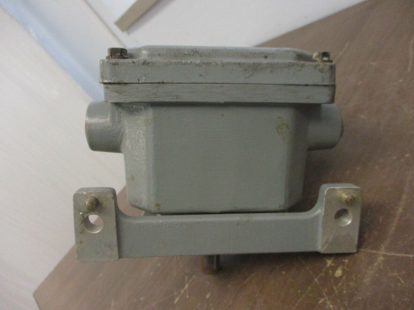 Allen-Bradley Explosion Proof Speed Switch 808-R17 Ser. F Max Speed:2000RPM Used