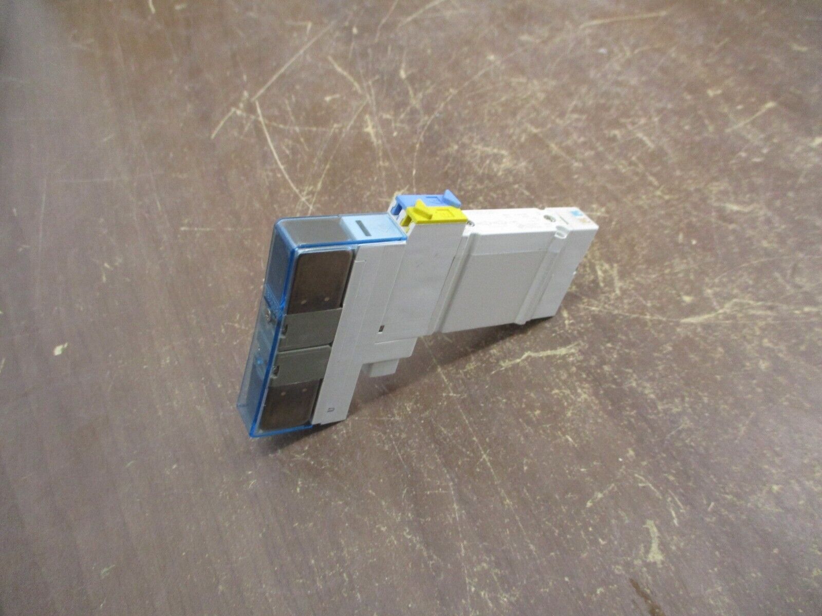 SMC Solenoid Valve SY3A00-5UF1 24VDC 0.15-0.7 MPa Used