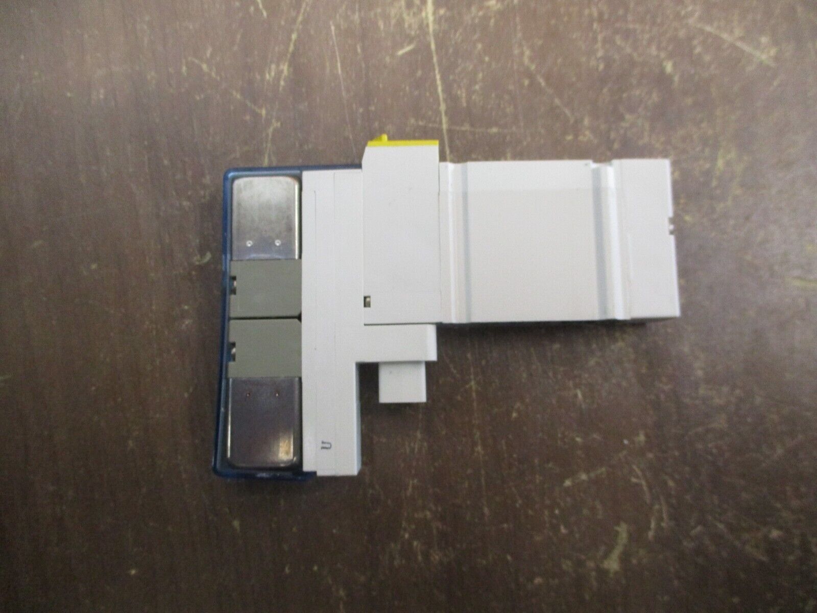 SMC Solenoid Valve SY3A00-5UF1 24VDC 0.15-0.7 MPa Used