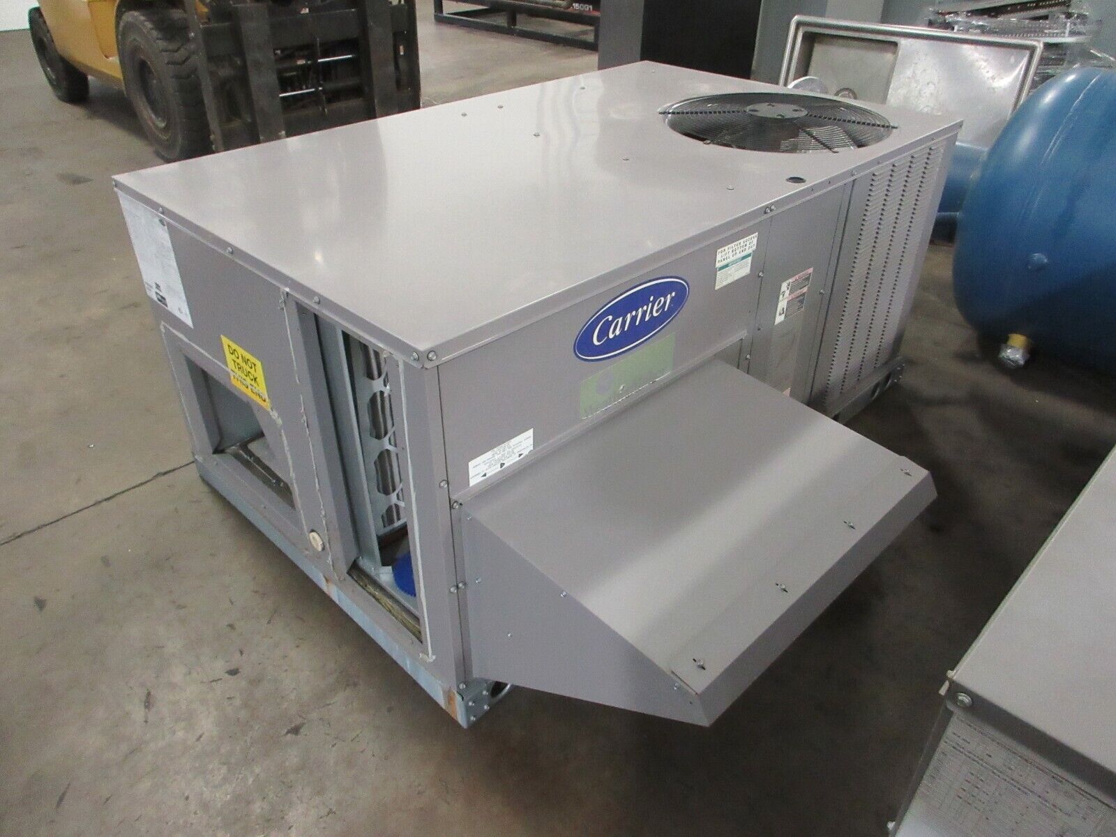 Carrier Rooftop Unit 50KC-A04A2A6A0A0A0 3-Ton 460V 60Hz 3Ph Power Exhaust Used