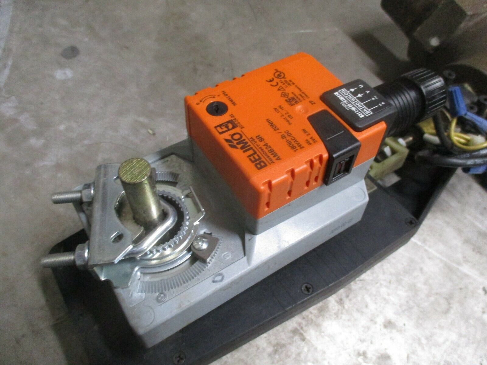 Belimo Actuated Valve AMB24-SR 180 in-lb 24V Used