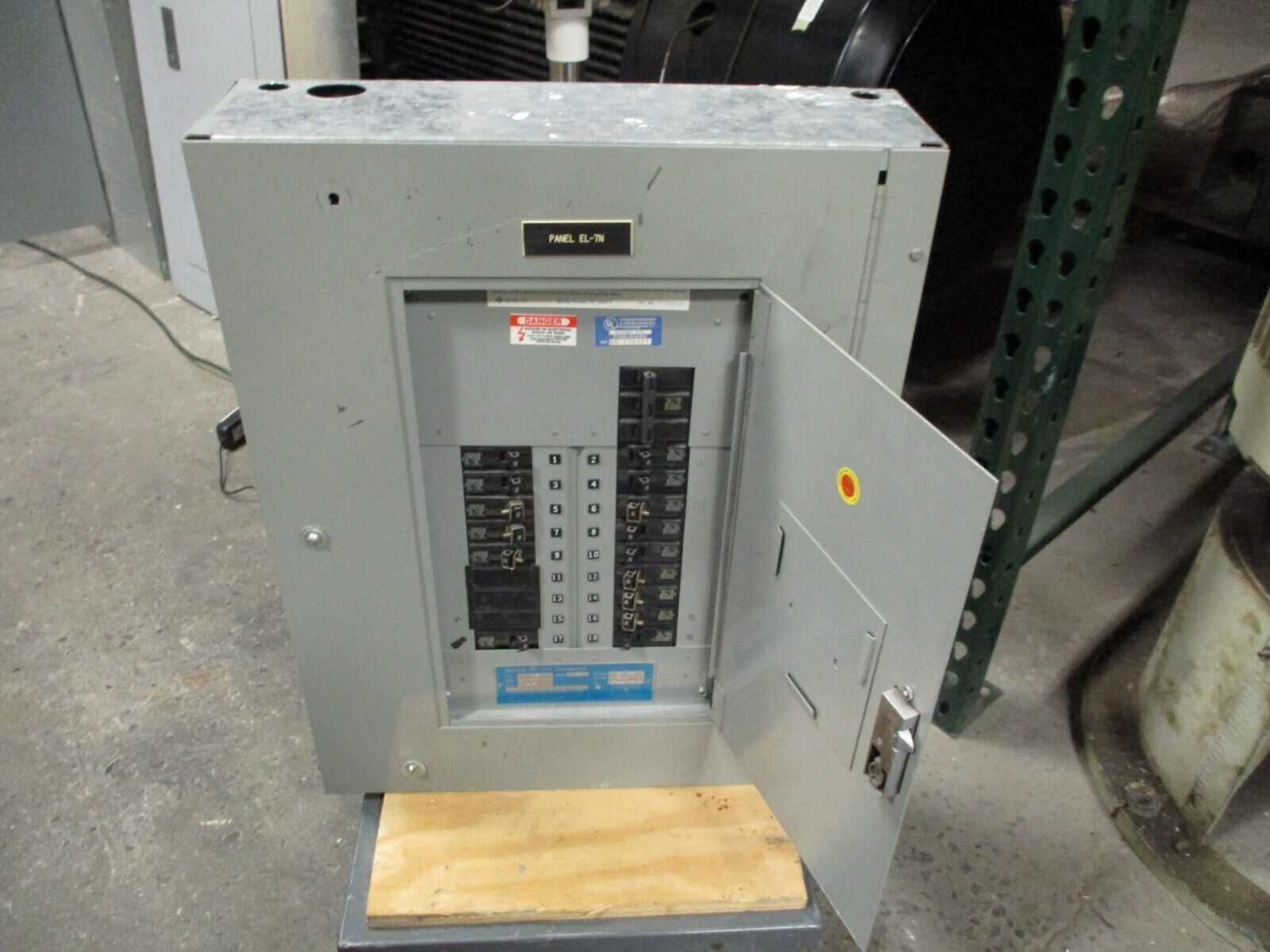 ITE Main Breaker Circuit Breaker Panel NLAB 100A Main 120/208V 3Ph 4W Used