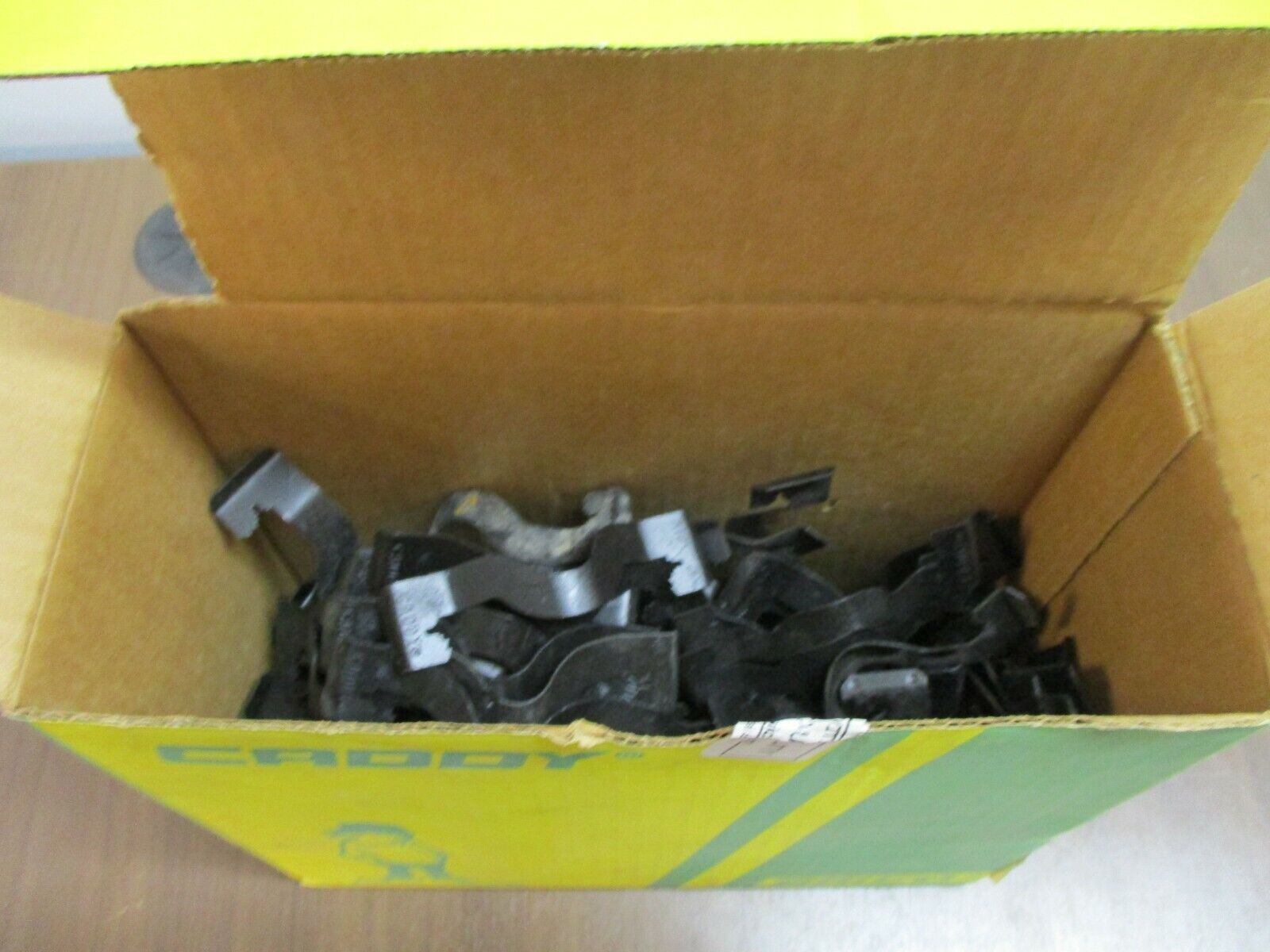 Erico Caddy Kon-Clip K12 For 3/4" EMT Conduit to 1/4" and Smaller Rod of Flange