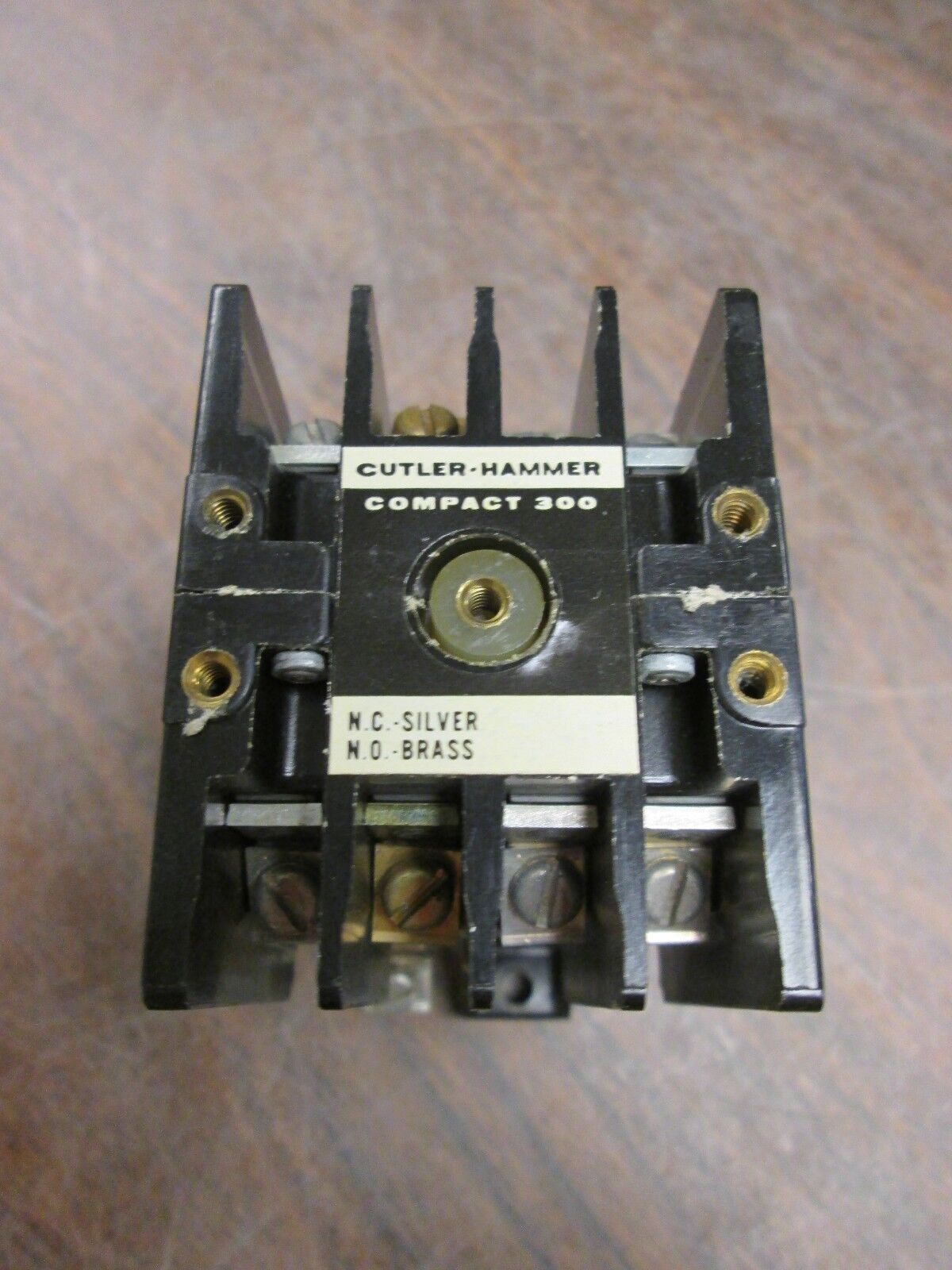 Cutler-Hammer Relay No. 911 9575H2252C 115/120V Coil 6A 300V Used - no button