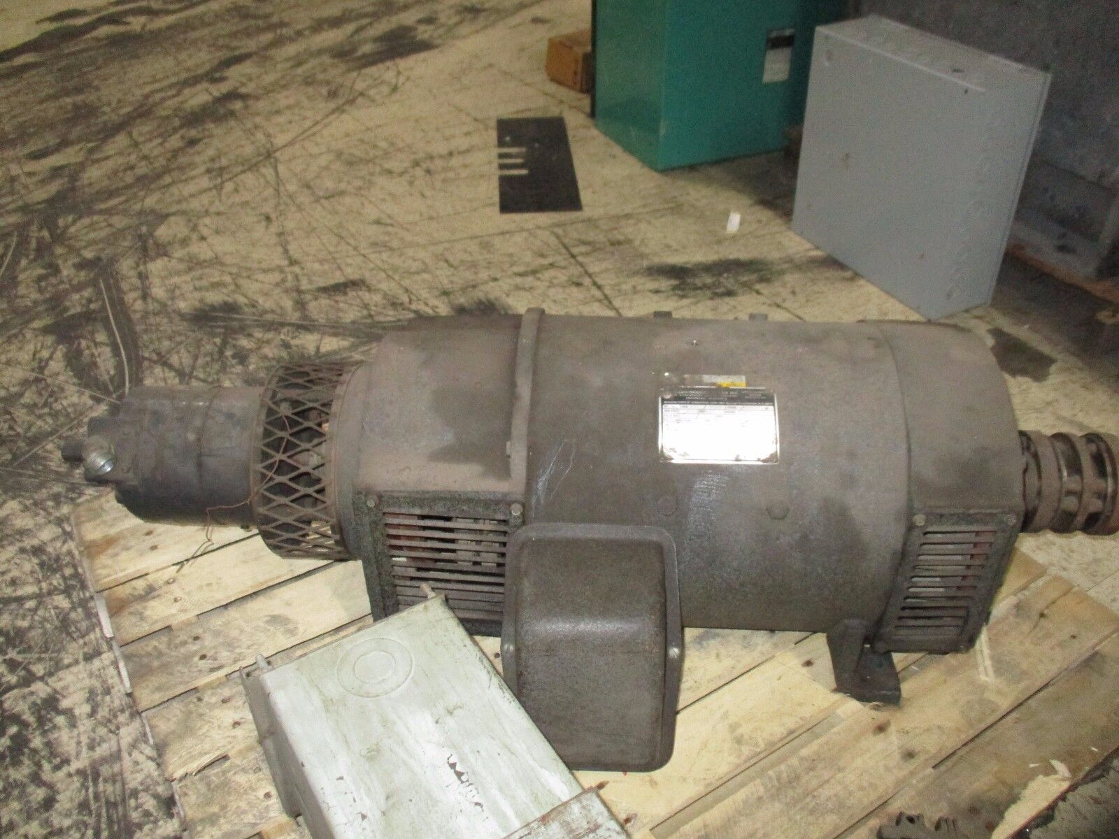 Allen-Bradley DC Motor w/GE Tachometer Generator M01243 25HP 1750/3000RPM Used