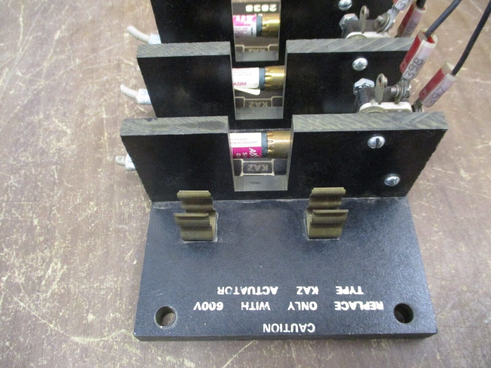 Buss Fuse Block 2838 600V 3P Used