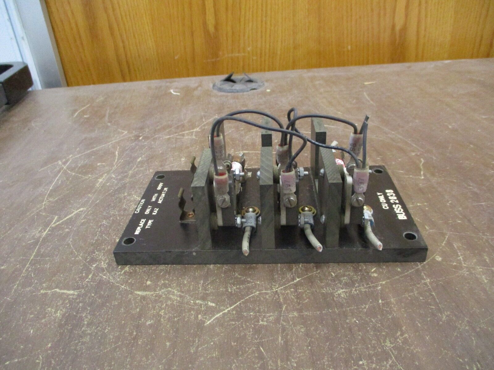 Buss Fuse Block 2838 600V 3P Used