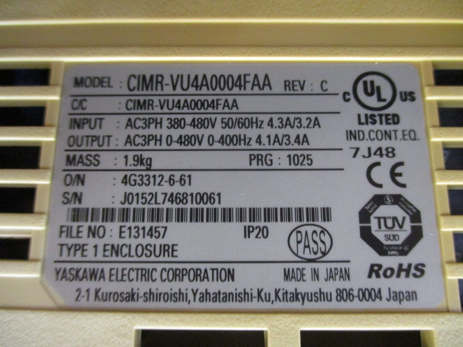 Yaskawa V1000 AC Drive CIMR-VU4A0004FAA Rev. C 1HP w/ Keypad *Cracked Casing*