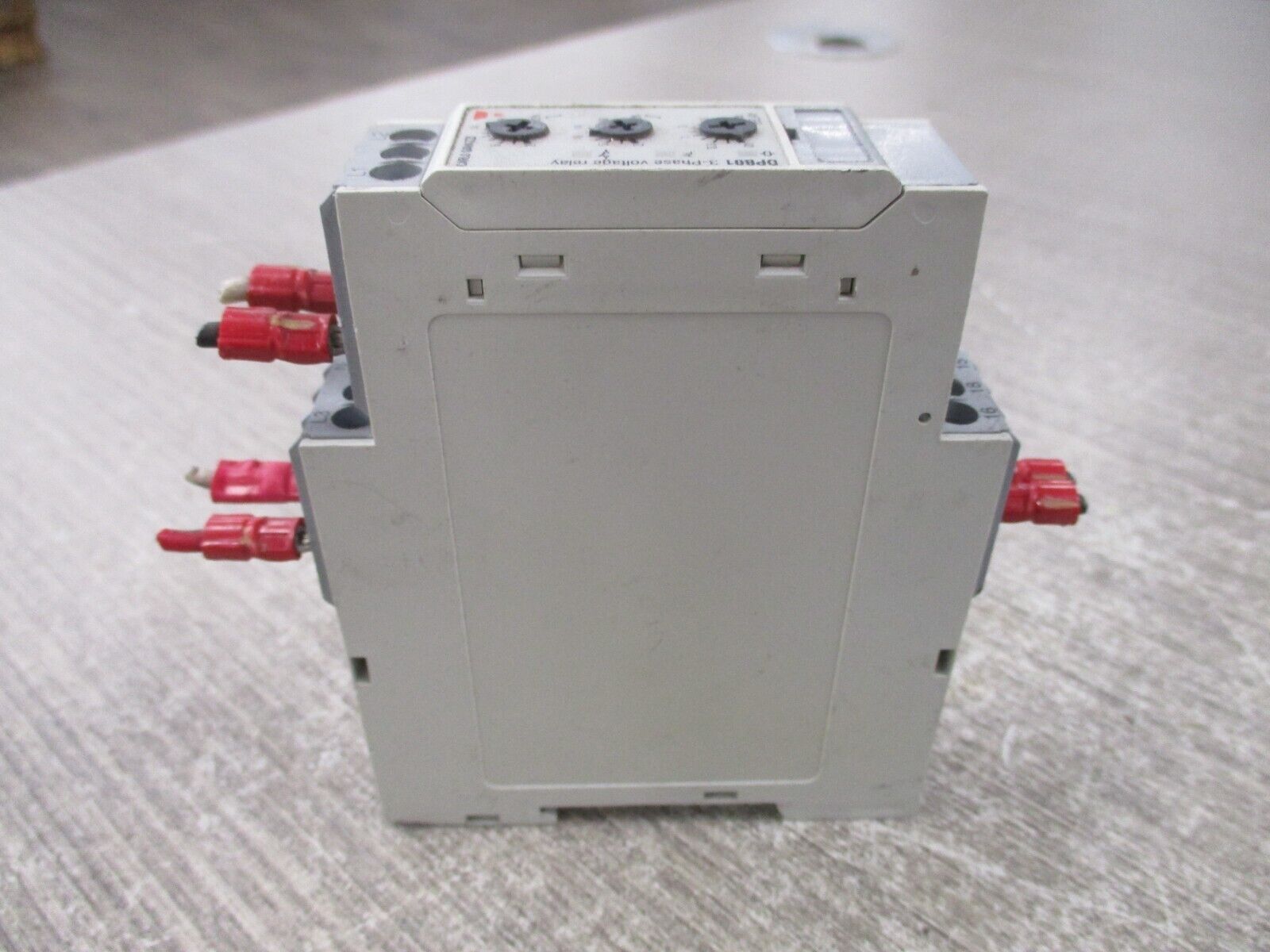 Carlo Gavazzi 3-Phase Voltage Level Relay DPB01CM48 380-480V 50/60Hz Used