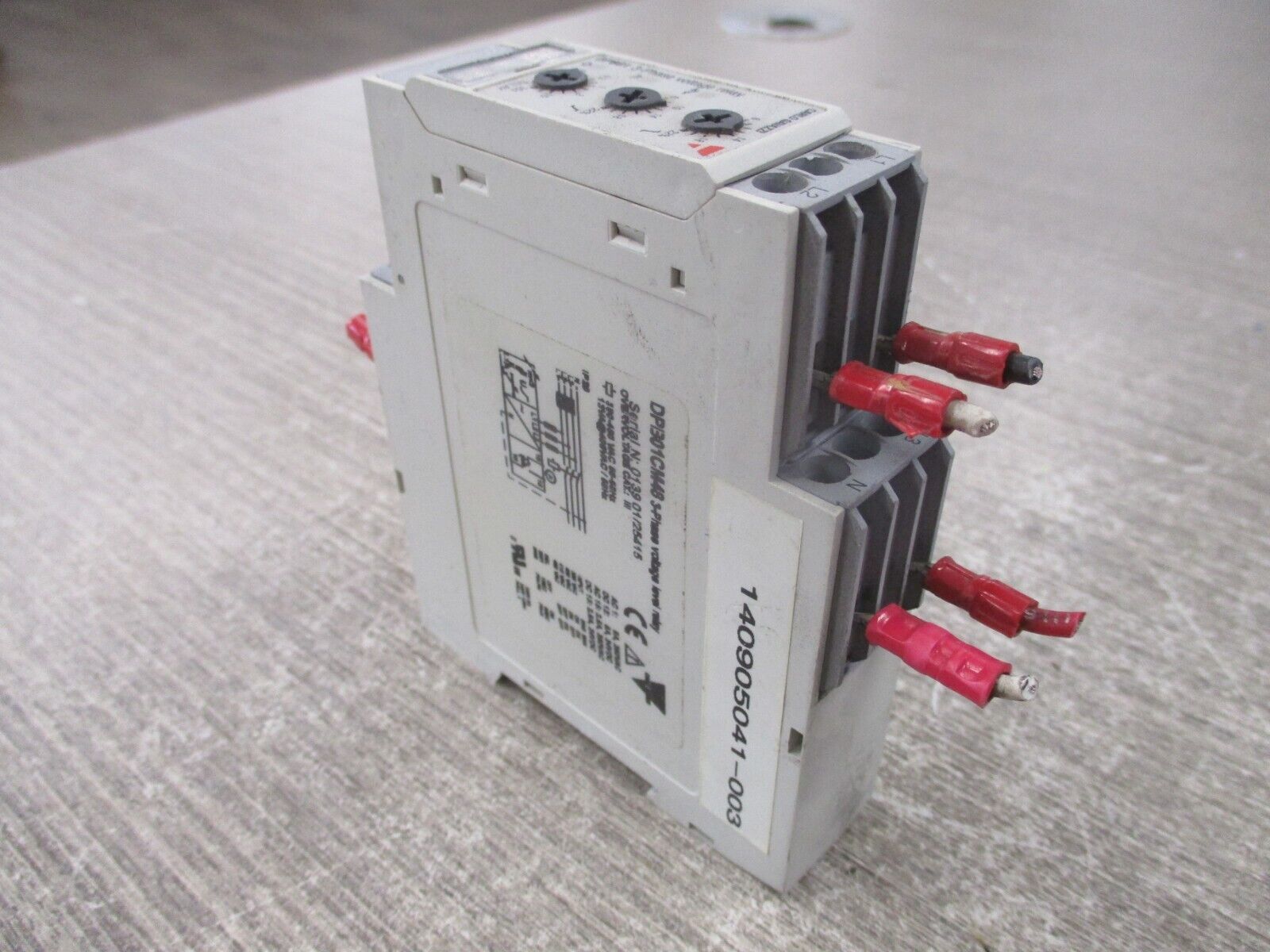 Carlo Gavazzi 3-Phase Voltage Level Relay DPB01CM48 380-480V 50/60Hz Used