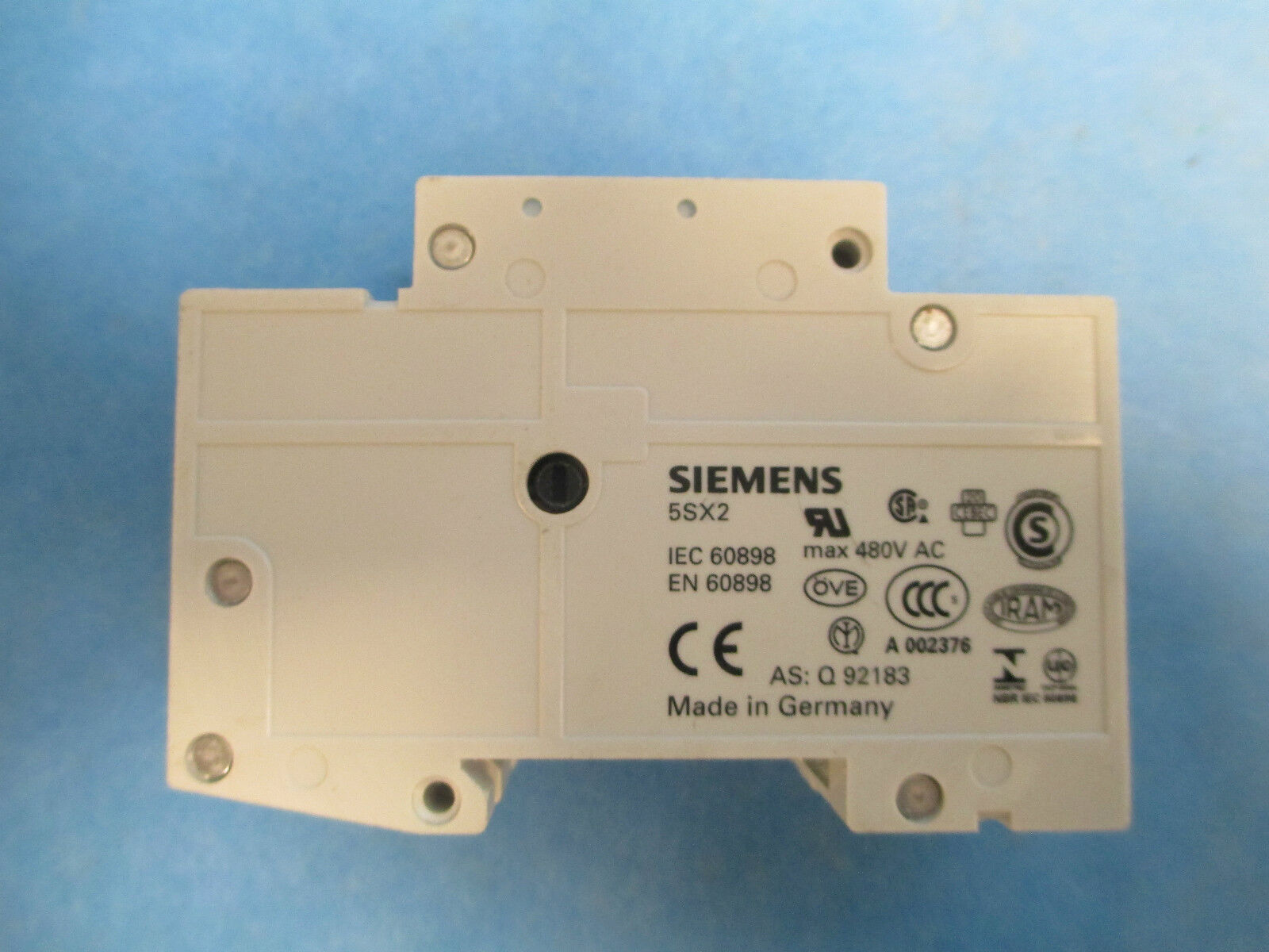 Siemens Circuit Breaker 5SX22 C2, 2P 2A 400/440V