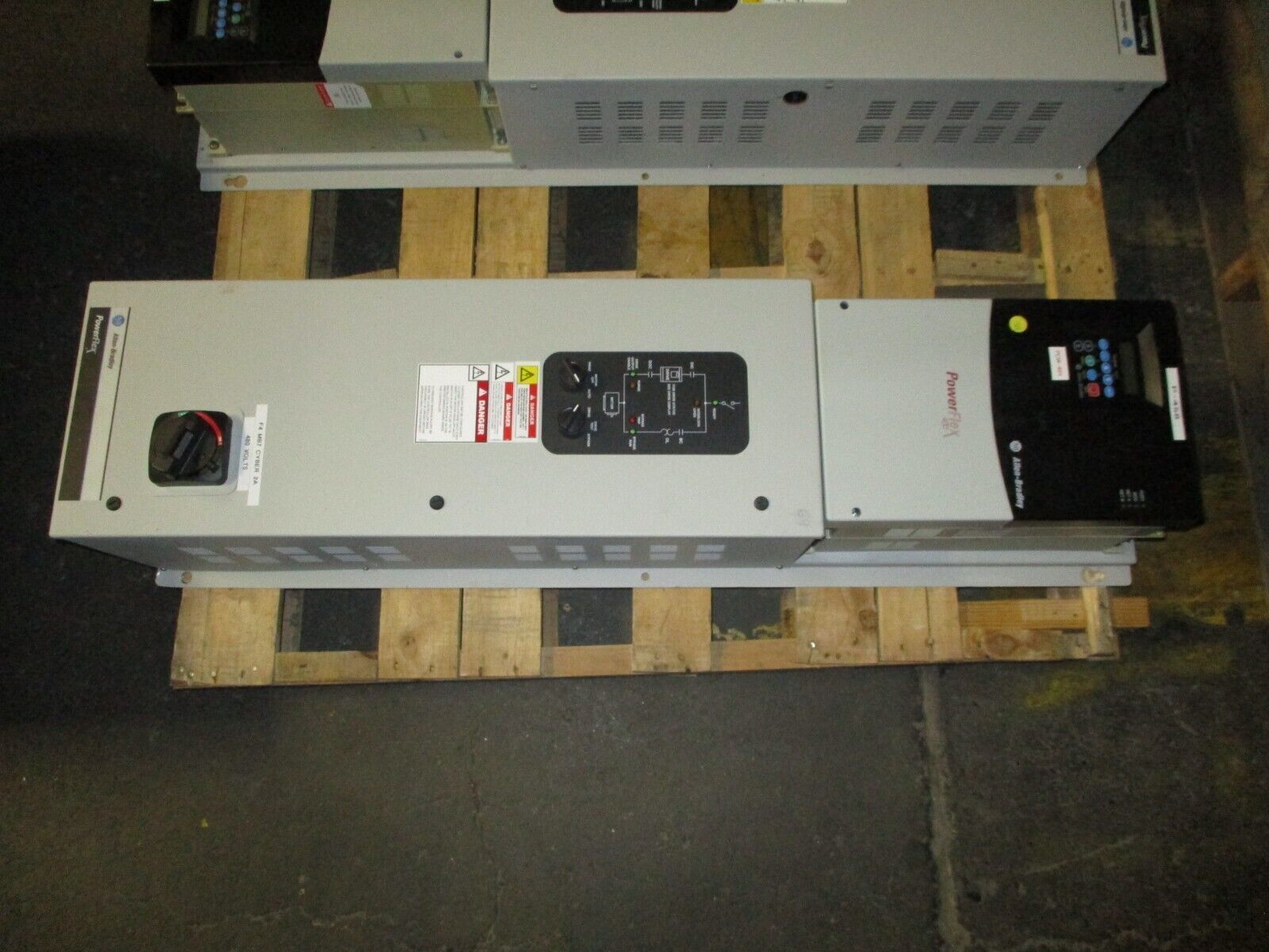 Allen-Bradley PowerFlex 400 AC Drive w/ Bypass 22C-D038A103 Ser. A 25HP 3Ph Used