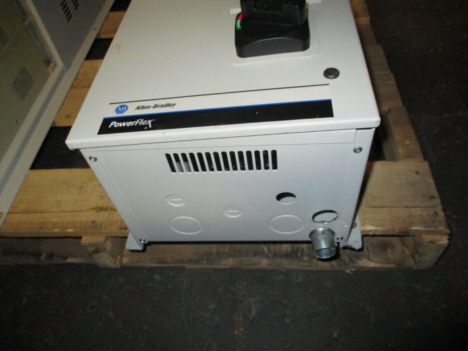 Allen-Bradley PowerFlex 400 AC Drive w/ Bypass 22C-D038A103 Ser. A 25HP 3Ph Used