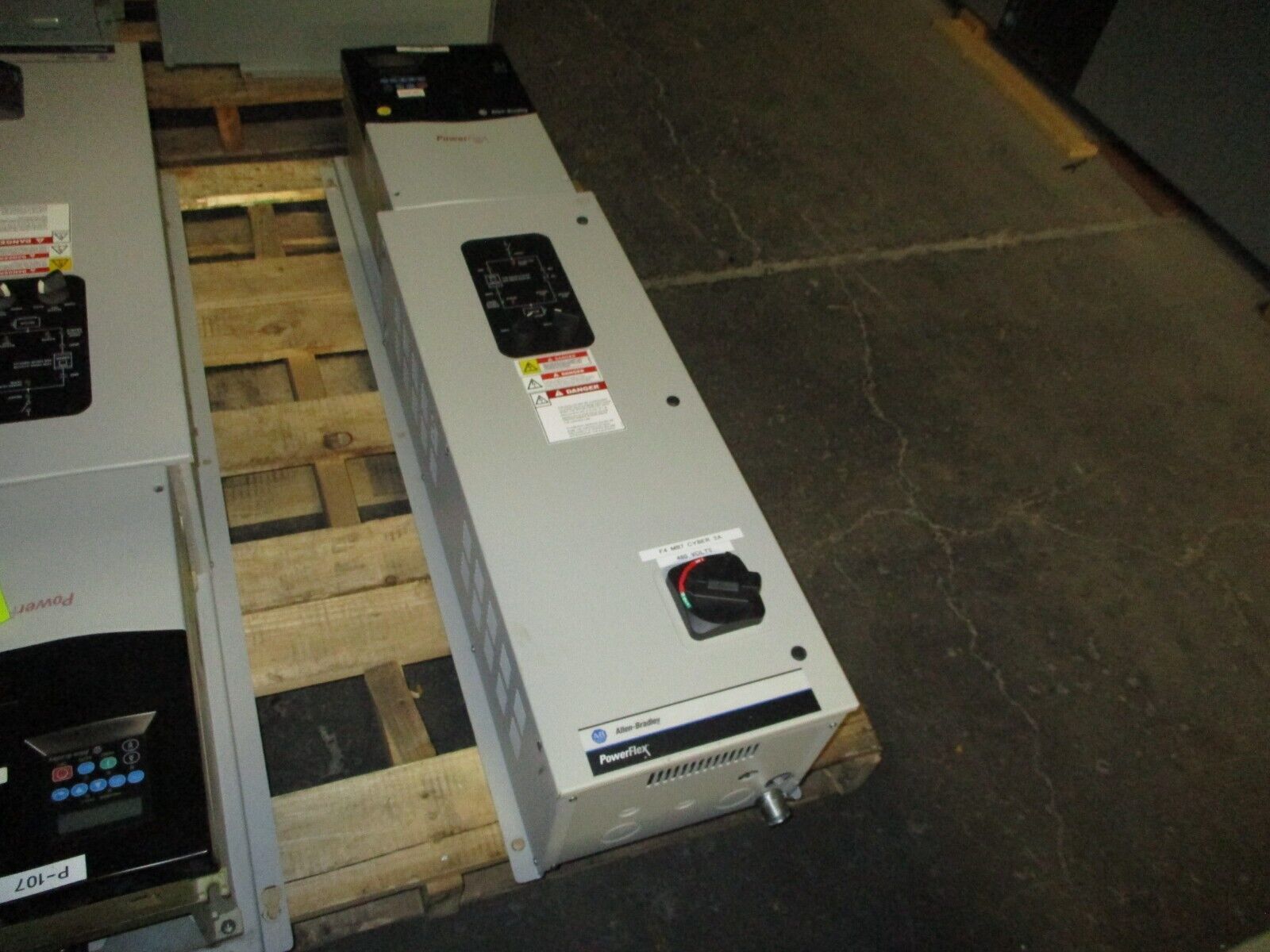 Allen-Bradley PowerFlex 400 AC Drive w/ Bypass 22C-D038A103 Ser. A 25HP 3Ph Used