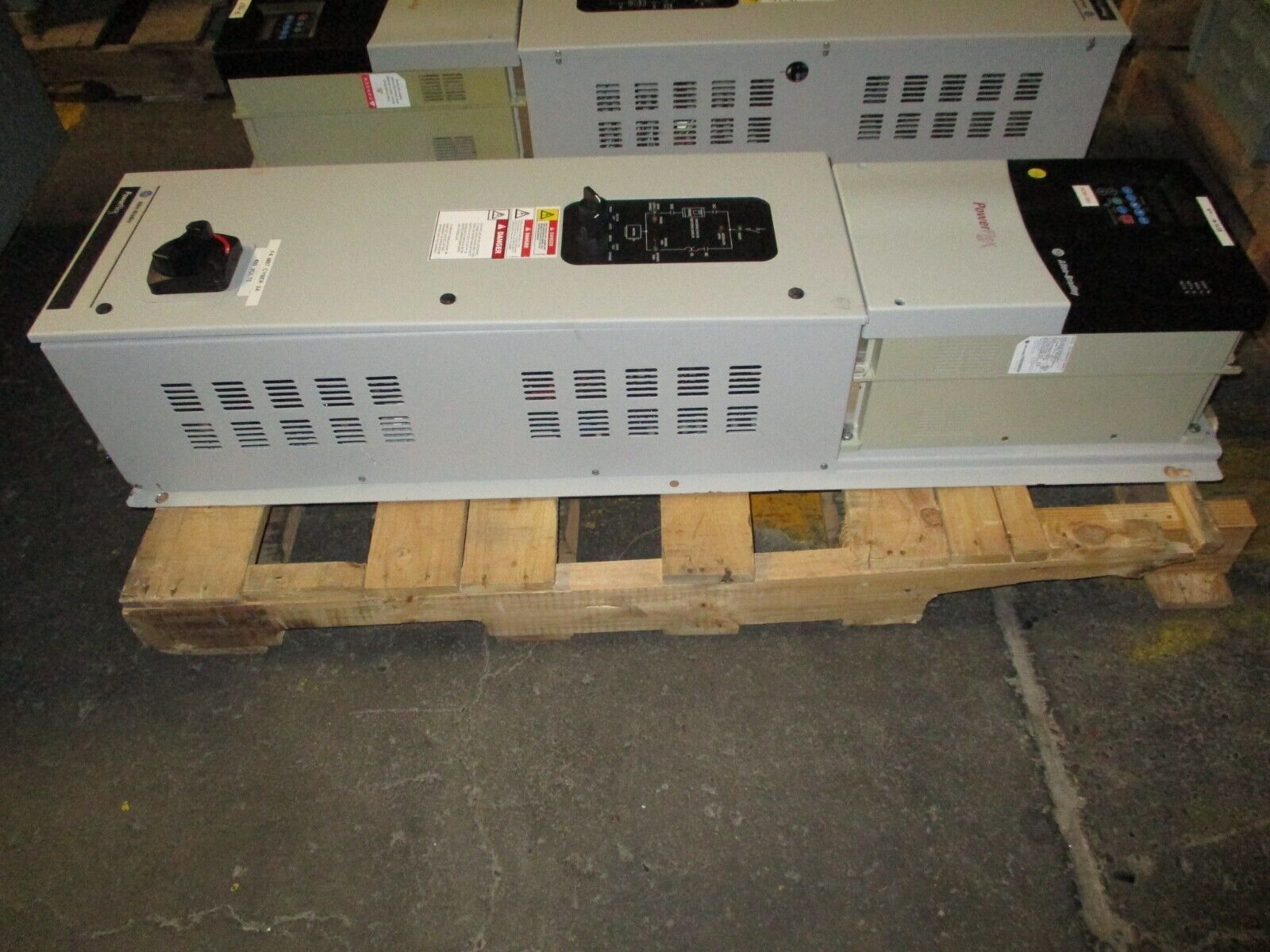 Allen-Bradley PowerFlex 400 AC Drive w/ Bypass 22C-D038A103 Ser. A 25HP 3Ph Used