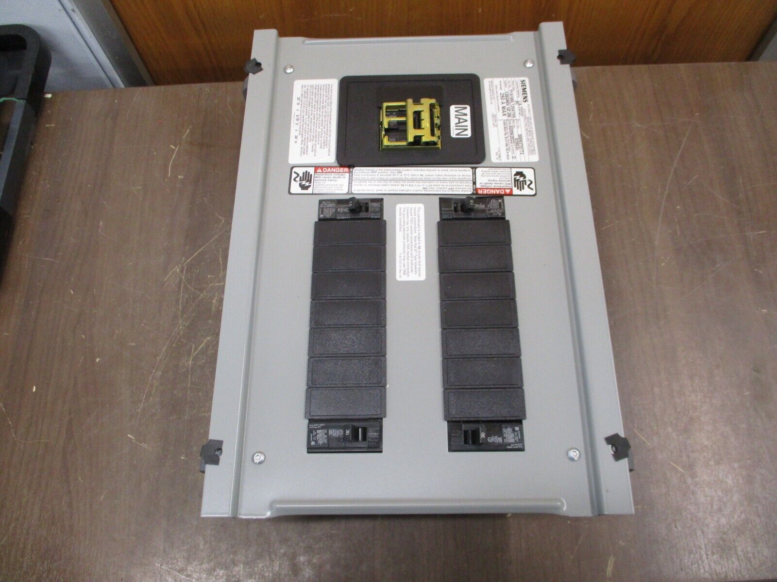 Siemens P1 Main Breaker Panelboard Interior P1A18BL125ATSN 125A Main 120/240V 3W