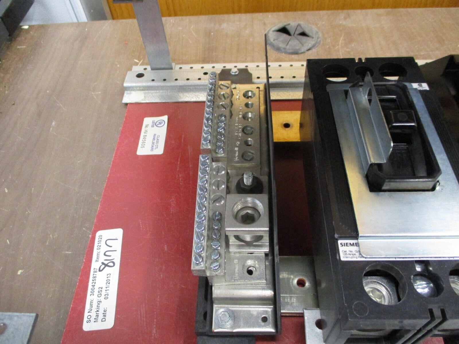 Siemens P2 Main Breaker Panelboard Interior P2A30QJ125FTS 125A Main 225A Max 1Ph