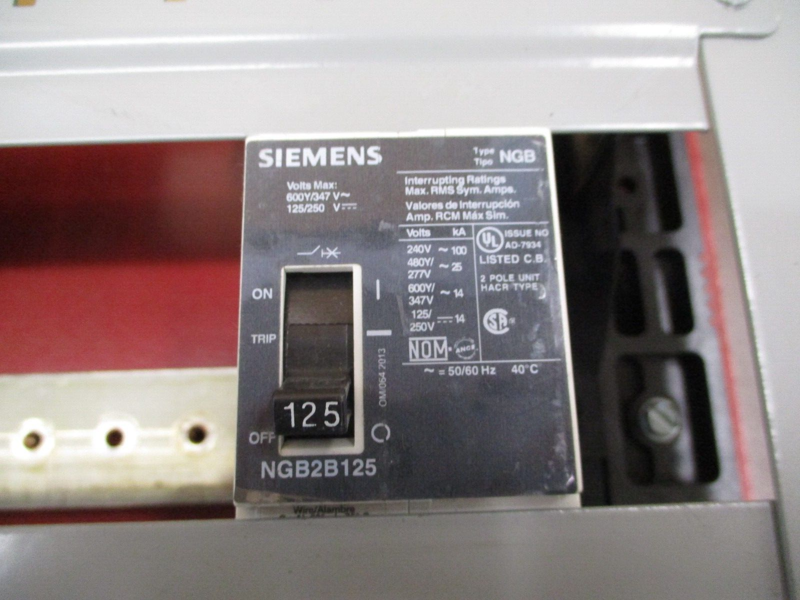 Siemens P2 Main Breaker Panelboard Interior P2A30QJ125FTS 125A Main 225A Max 1Ph