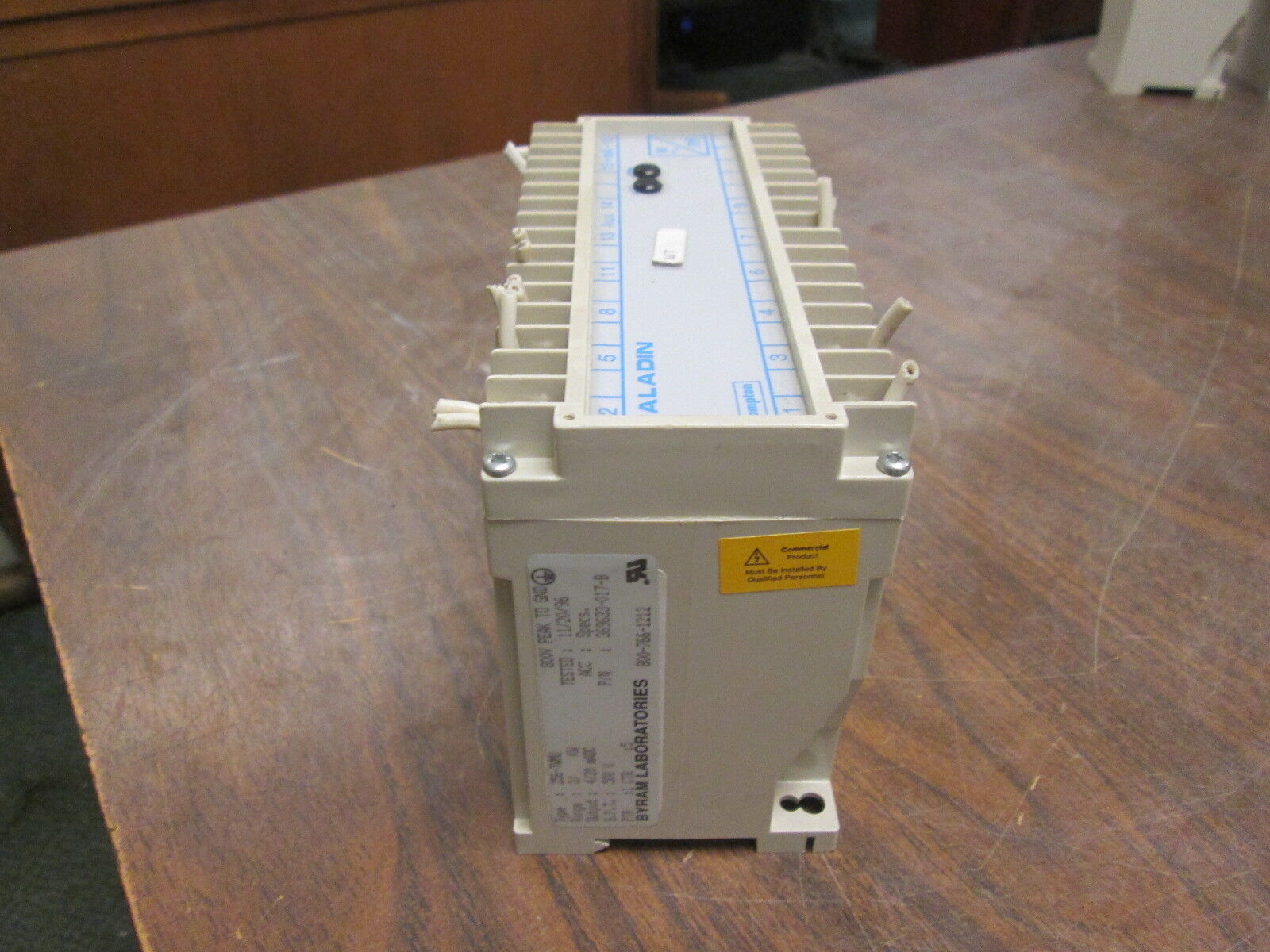 Crompton Paladin Transducer 256-TWMU 120V 60Hz 1000W 4.8A *Broken Mounting Foot*