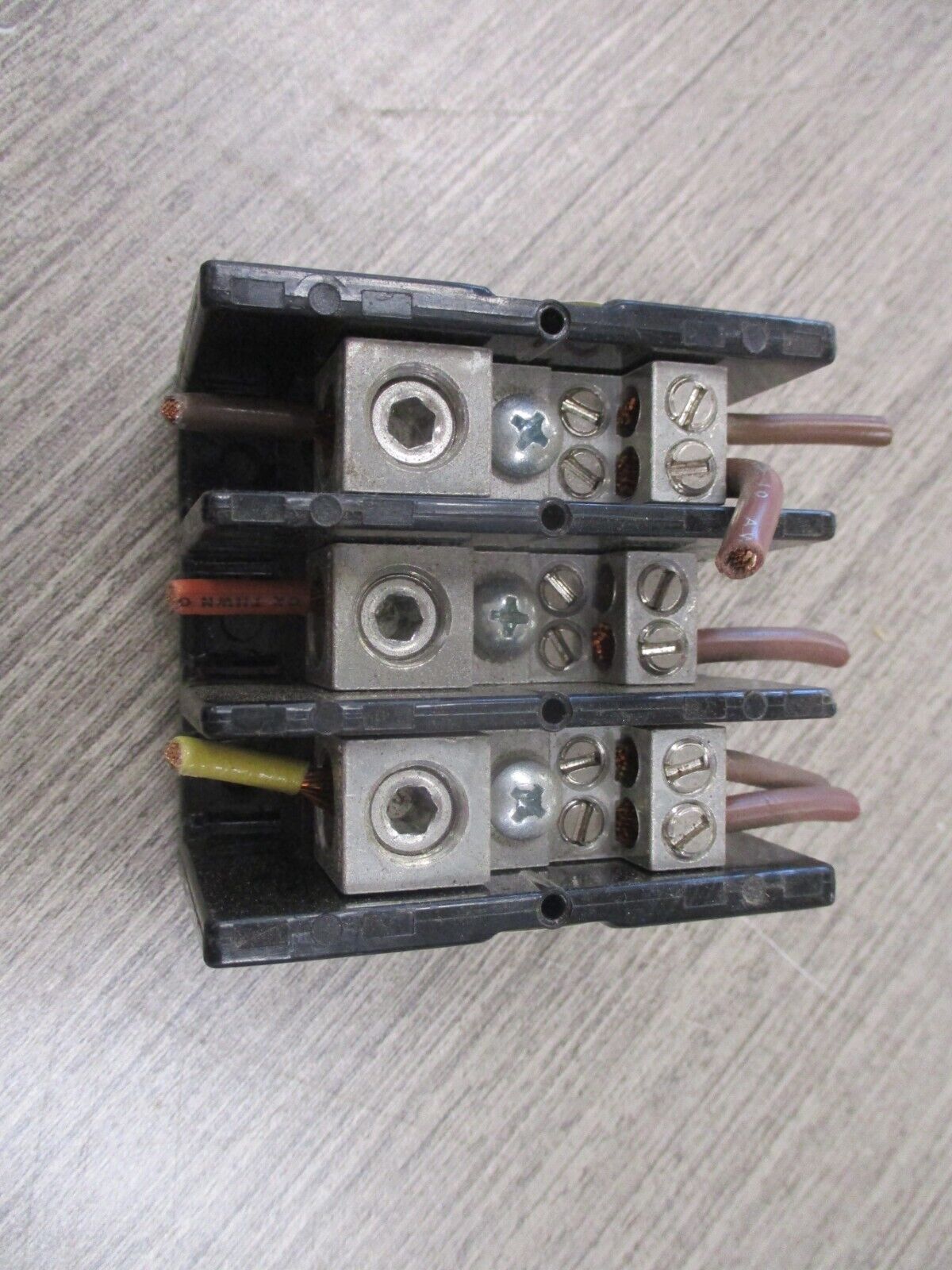 Marathon Power Distribution Block 1423570 2 175A 600V 3P Used