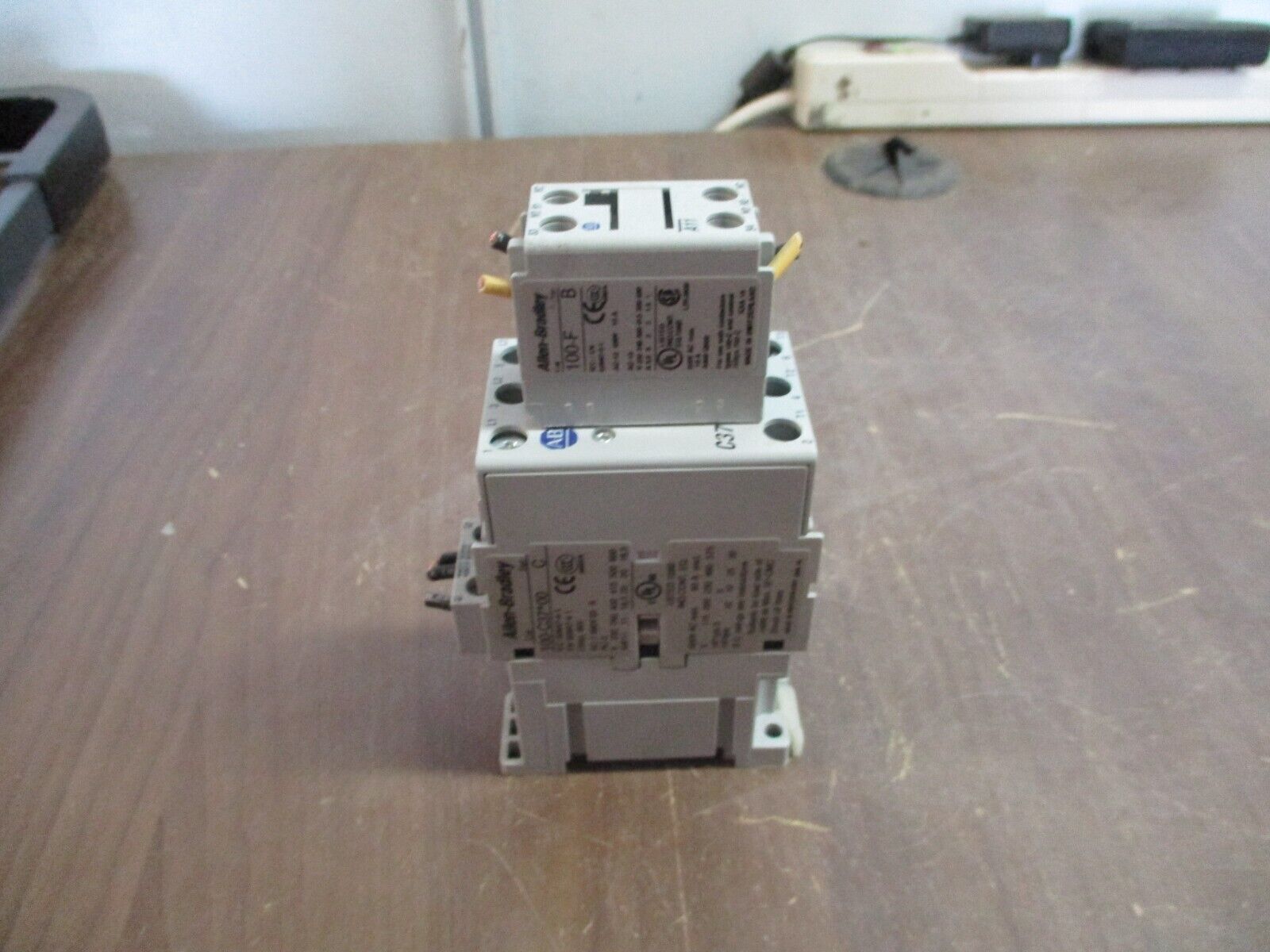 Allen-Bradley Contactor 100-C37*00 Ser C 120V Coil 60A 600V w/ Aux Contact Block