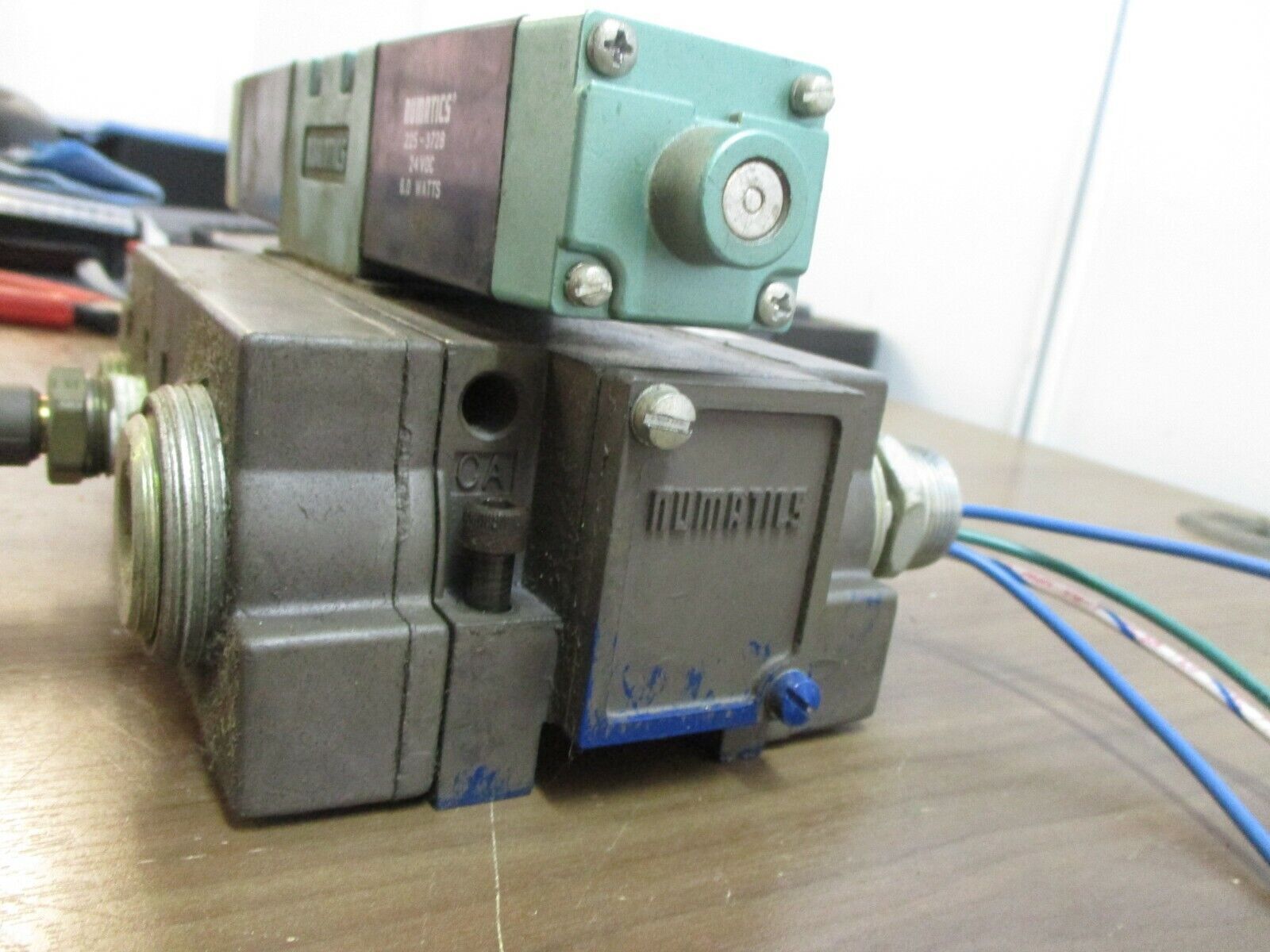 Numatics Solenoid Valve 152SS600E w/ FlexiBlok 24VDC 0.25A 150PSIG Used