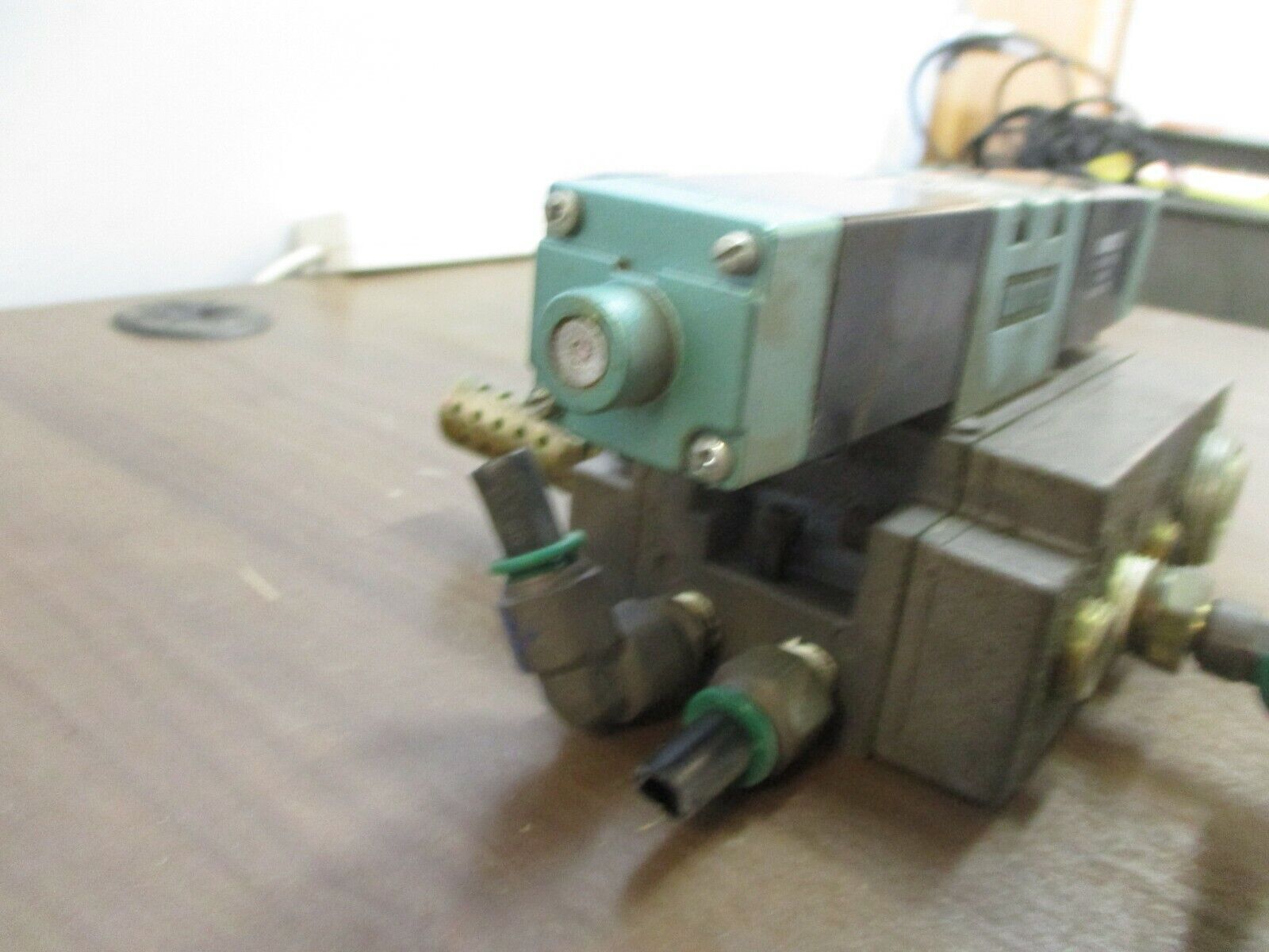 Numatics Solenoid Valve 152SS600E w/ FlexiBlok 24VDC 0.25A 150PSIG Used