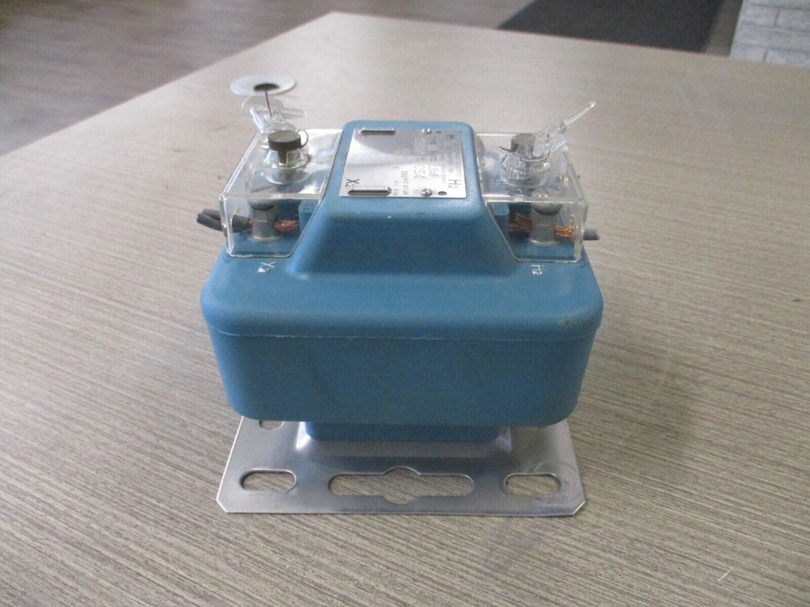 GEC Durham Type DB Voltage Transformer 1054 500 VA Ratio 2.5:1 300 : 120 V Used.