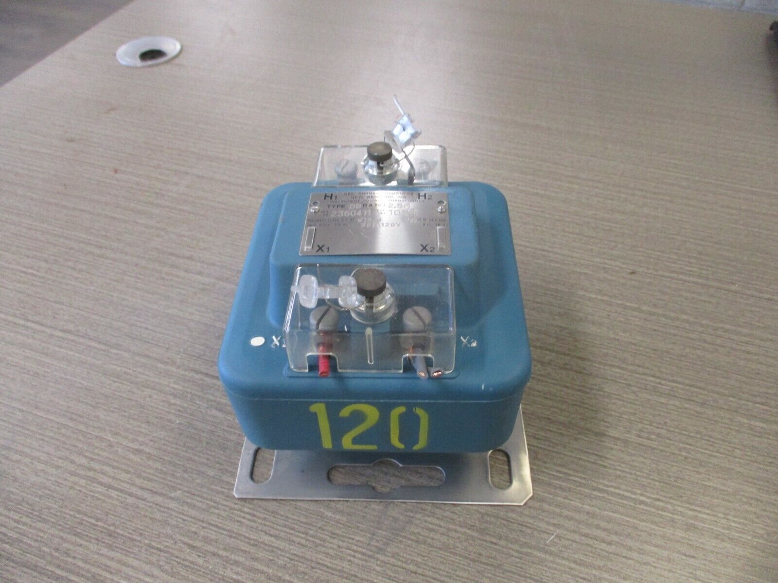 GEC Durham Type DB Voltage Transformer 1054 500 VA Ratio 2.5:1 300 : 120 V Used.