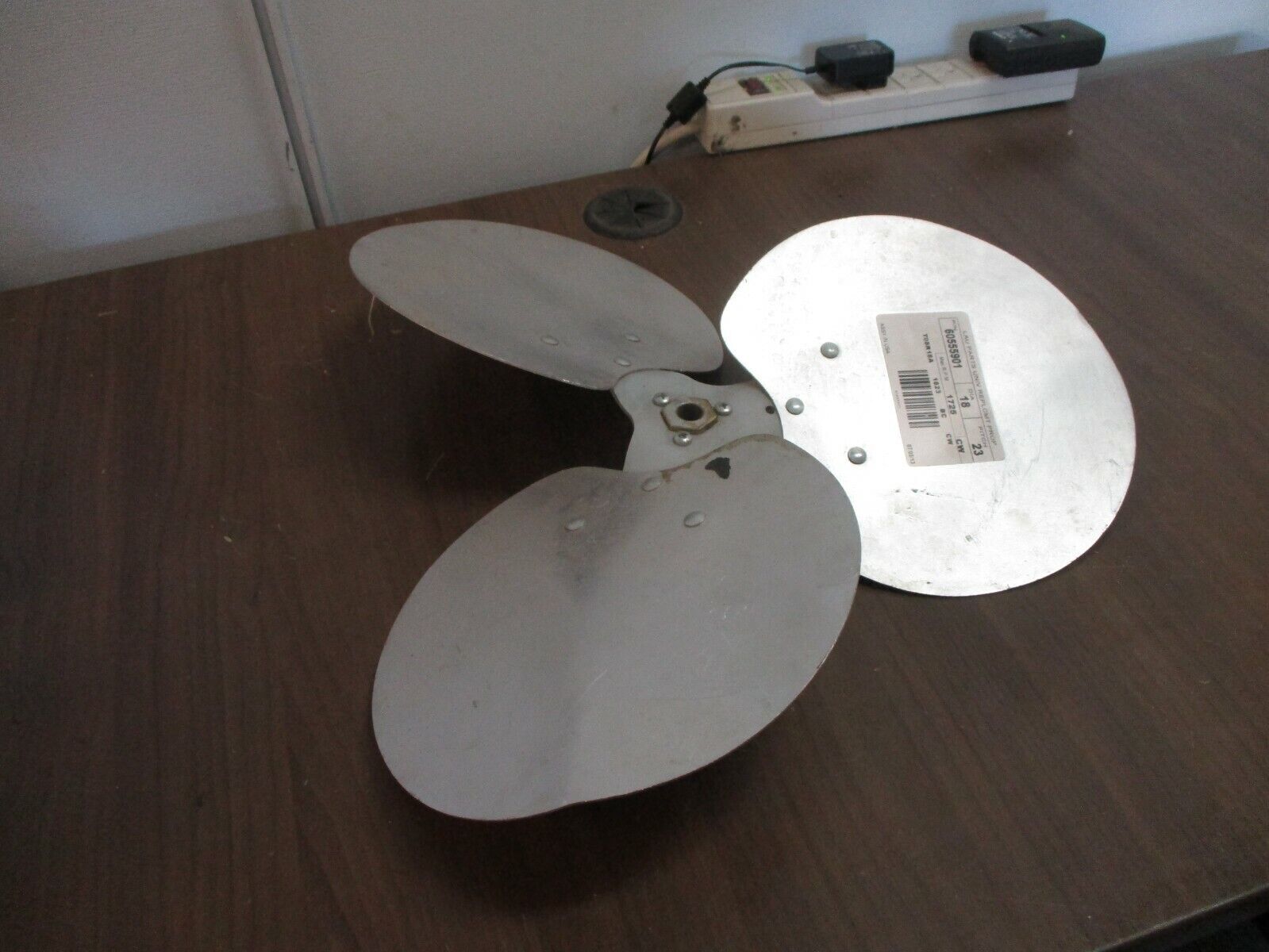 Lau Parts Universal Replacement Prop 60555901 Diameter: 18" Pitch: 23 Used