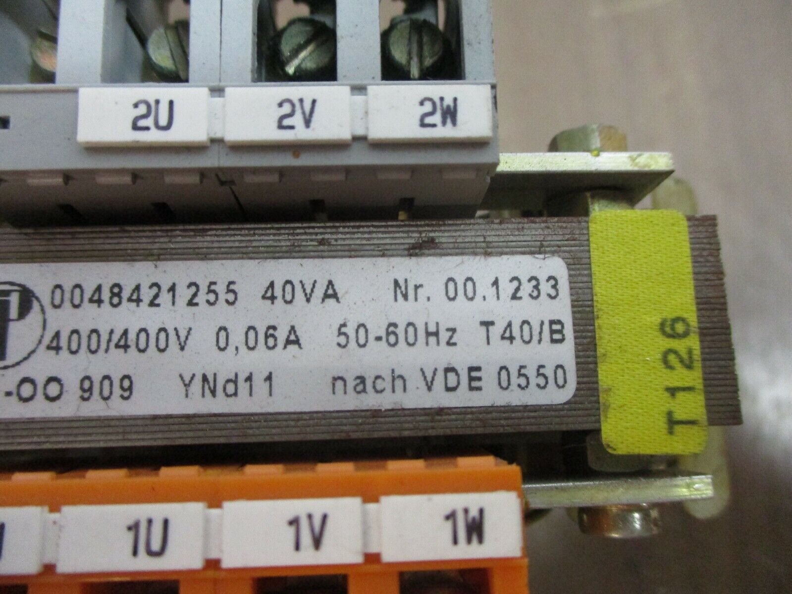 DIP Transformer 00.1233 40VA 400/400V 0.06A 50/60Hz Used