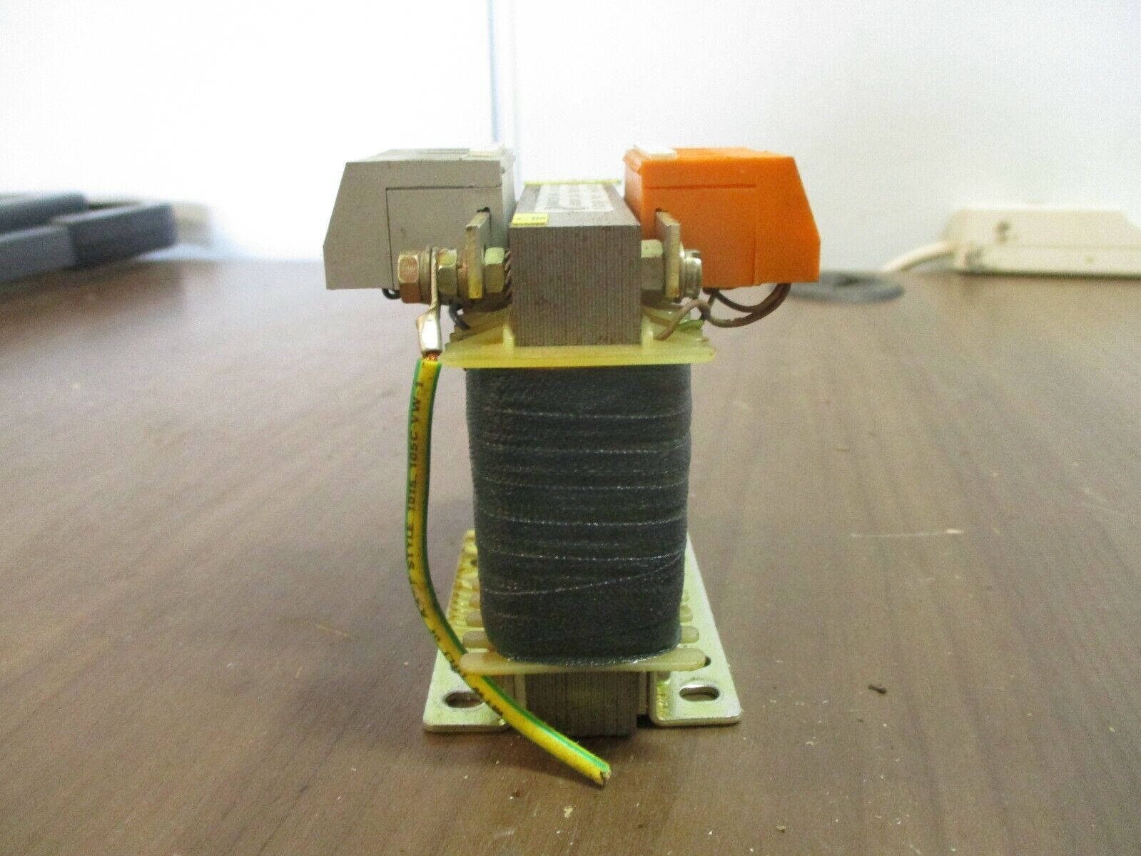 DIP Transformer 00.1233 40VA 400/400V 0.06A 50/60Hz Used