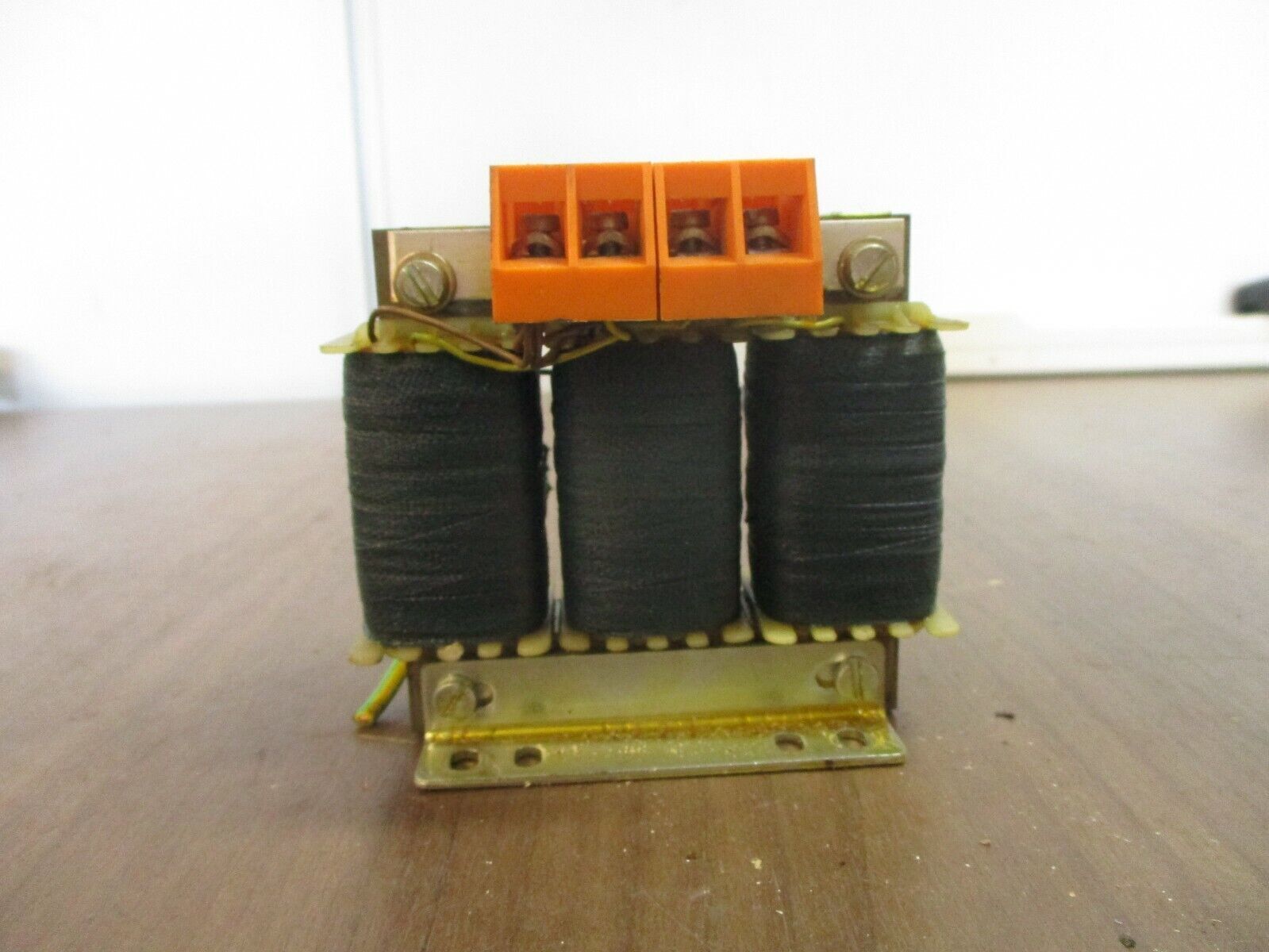 DIP Transformer 00.1233 40VA 400/400V 0.06A 50/60Hz Used