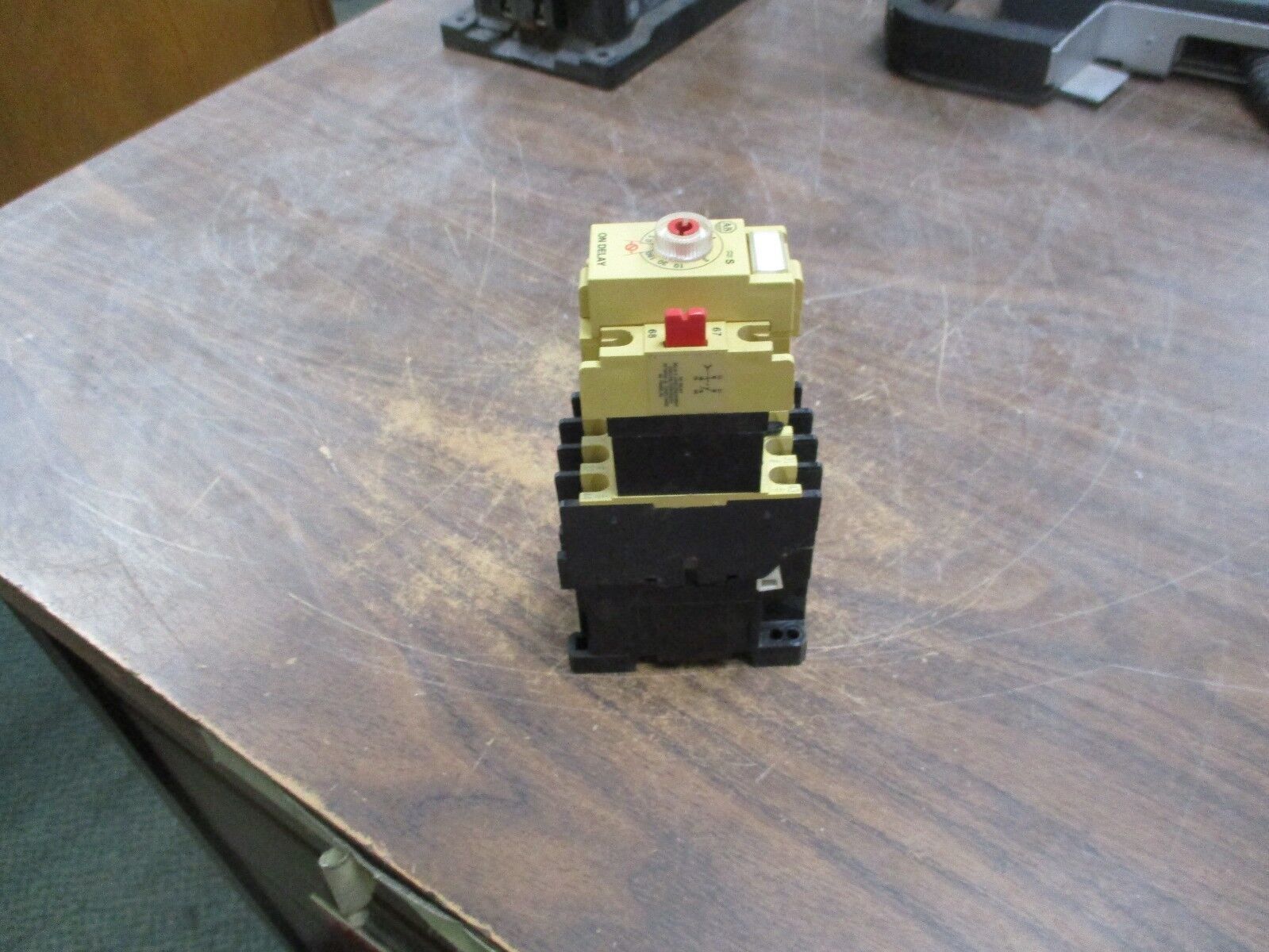 Allen-Bradley Contactor 700-F220A1 600V 10A, 120V Coil