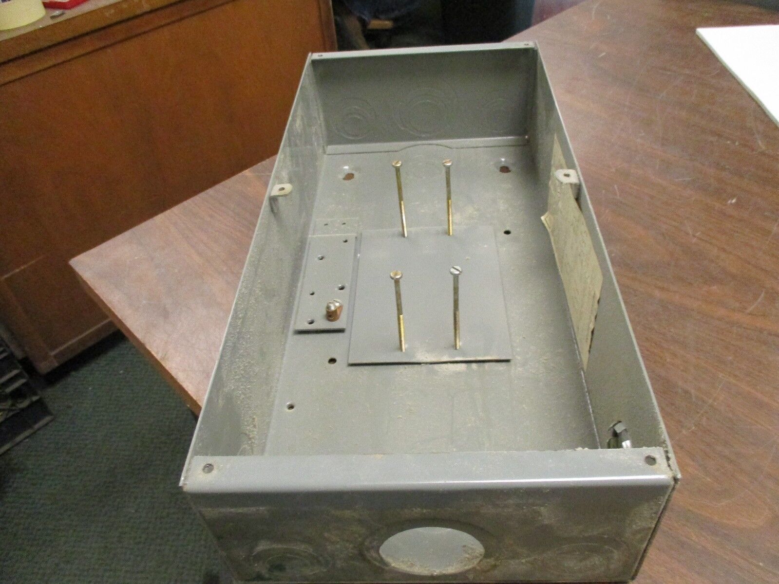 Square D Circuit Breaker Enclosure FA-100-S 100A 600V Missing Cover Screws Used