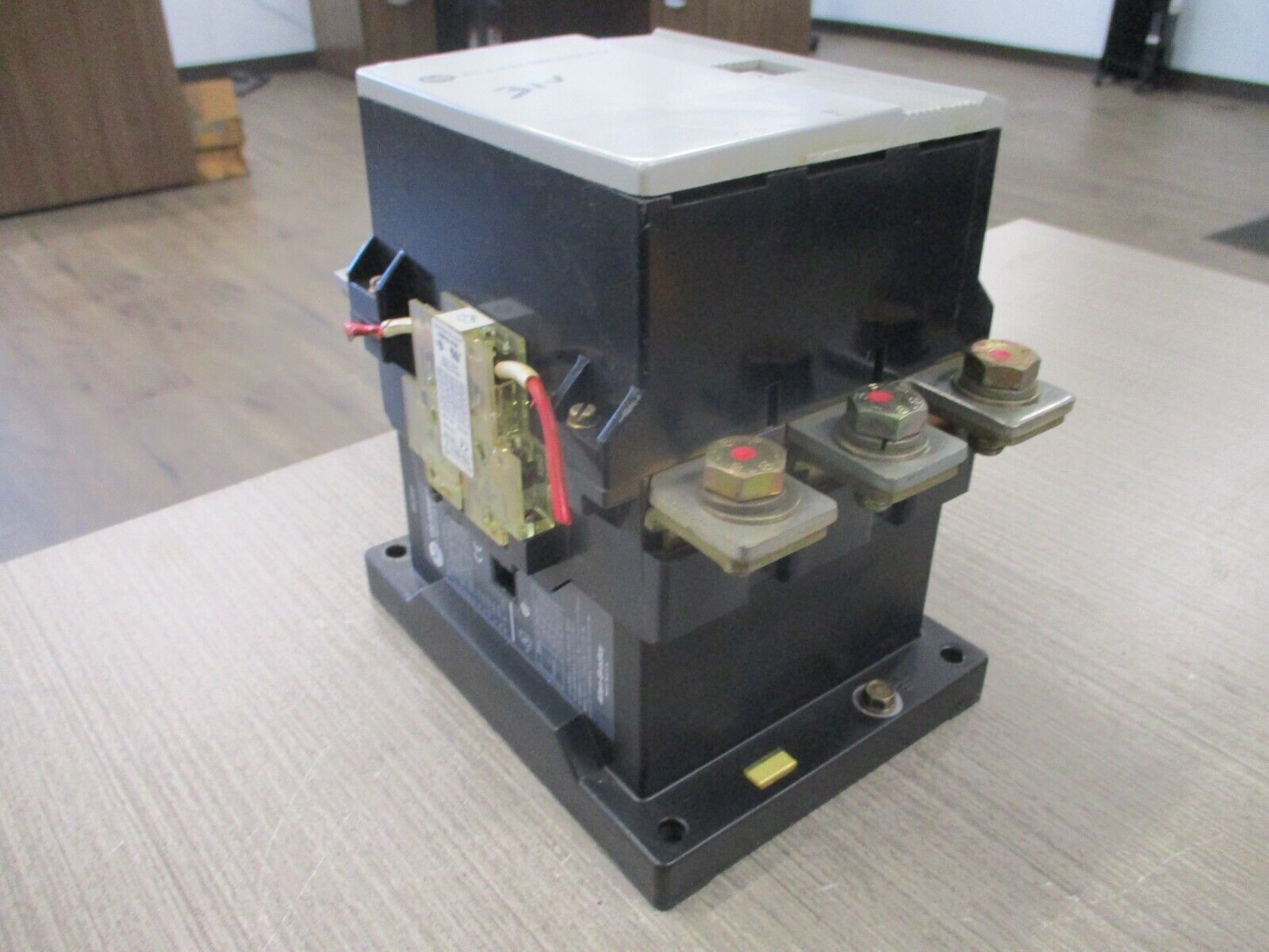 Allen-Bradley Contactor 100-B300N*3 Ser. B 120V Coil 304A 600V Used