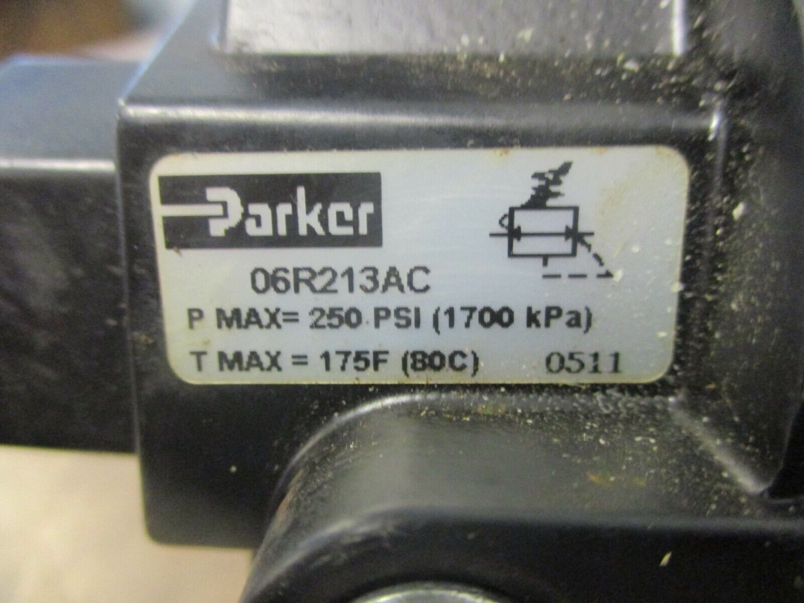 Parker Pneumatic Regulator 06R213AC 250PSI Max 175°F Max Used w/ Gauge