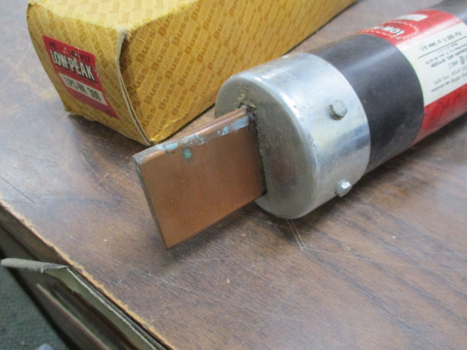 Buss Low-Peak Fuse LPS-RK 300 300A 600V New Surplus