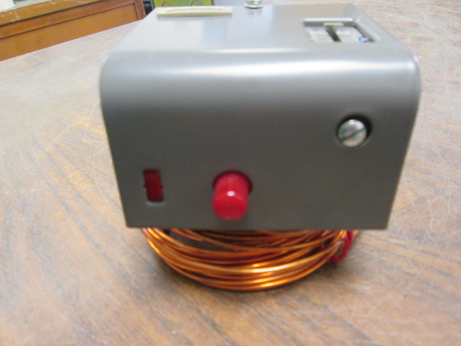 Honeywell Temperature Controller L480 120/240V Range: 20-60°F Used