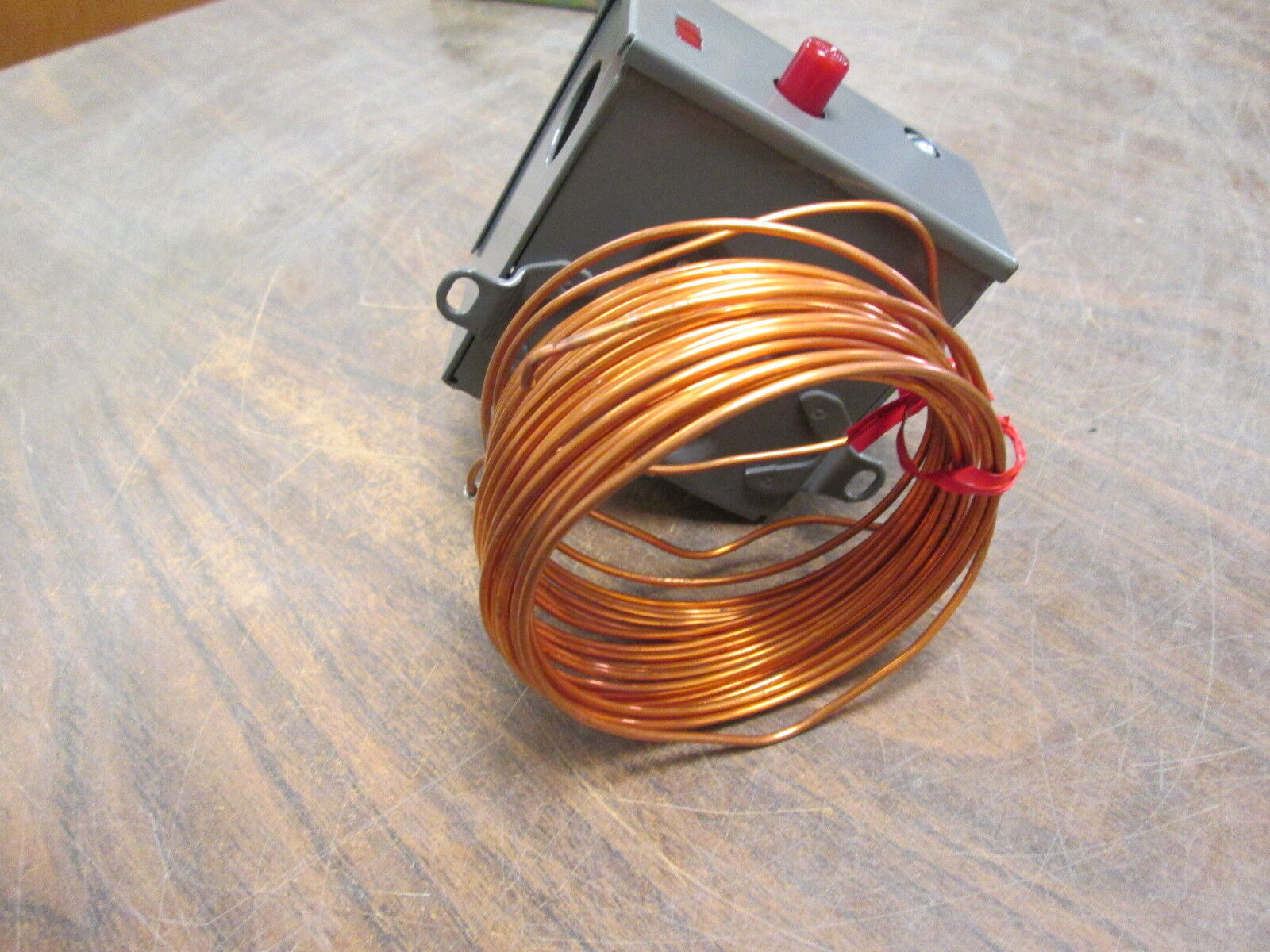 Honeywell Temperature Controller L480 120/240V Range: 20-60°F Used