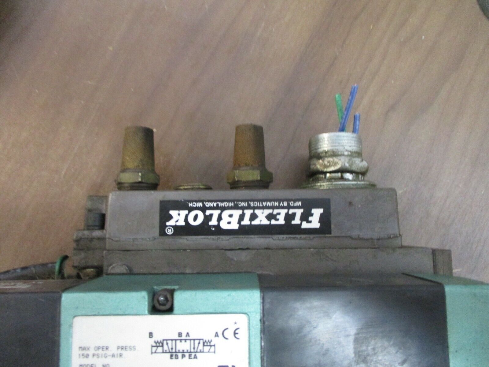 Numatics Solenoid Valve 152SS600M w/ FlexiBlok 24VDC 0.25A 150PSIG Used