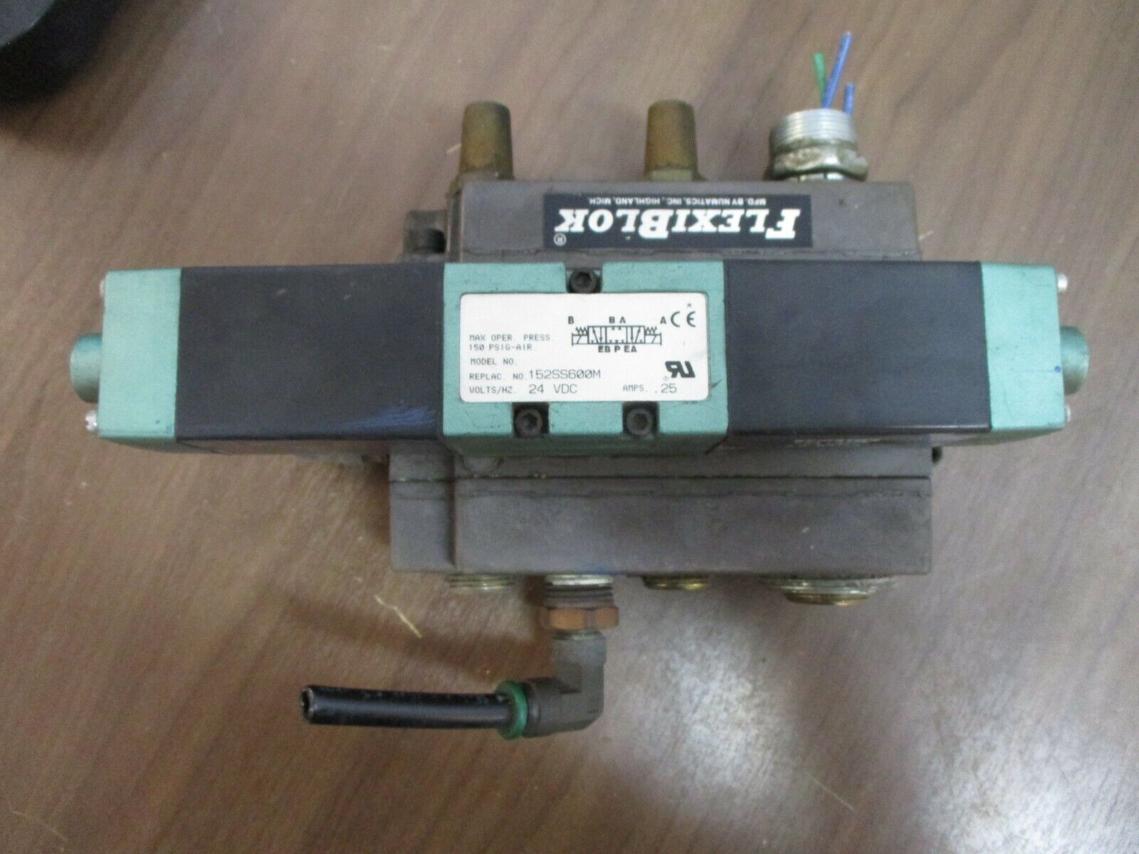 Numatics Solenoid Valve 152SS600M w/ FlexiBlok 24VDC 0.25A 150PSIG Used