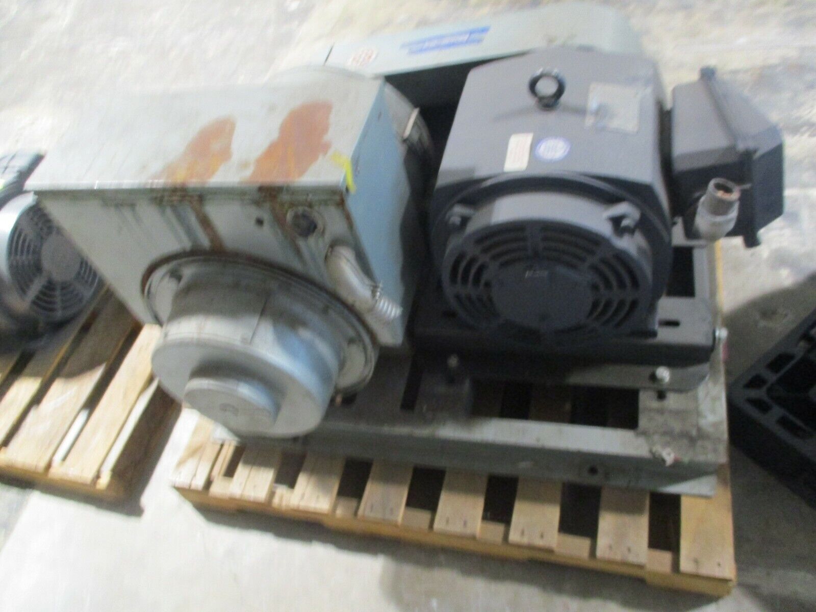 Georator No Brush Generator 37-192 25KVA 40Hz Used